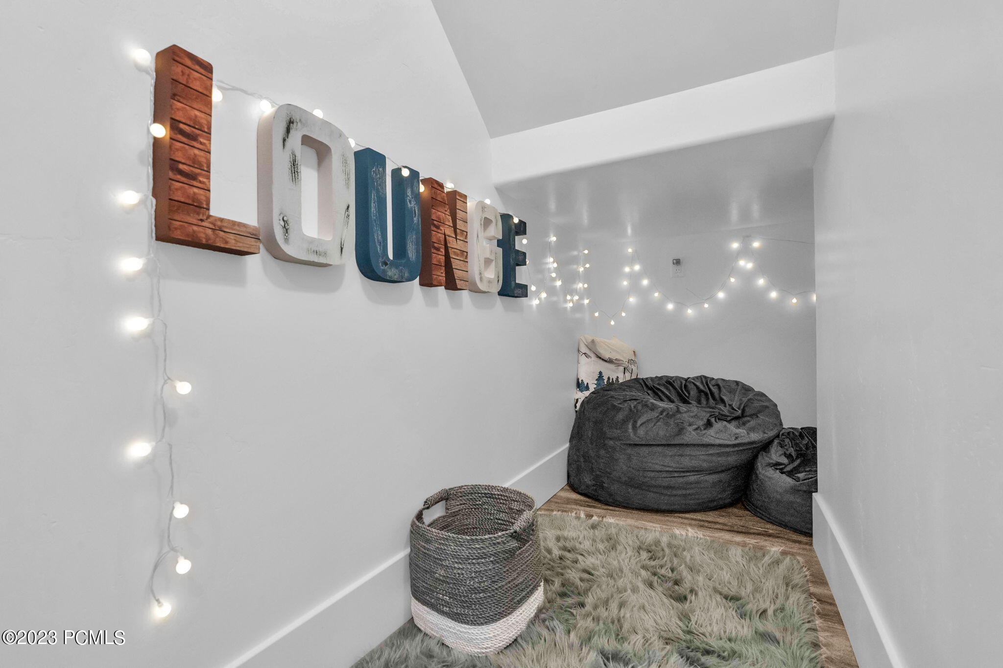 11493 N Upside Drive