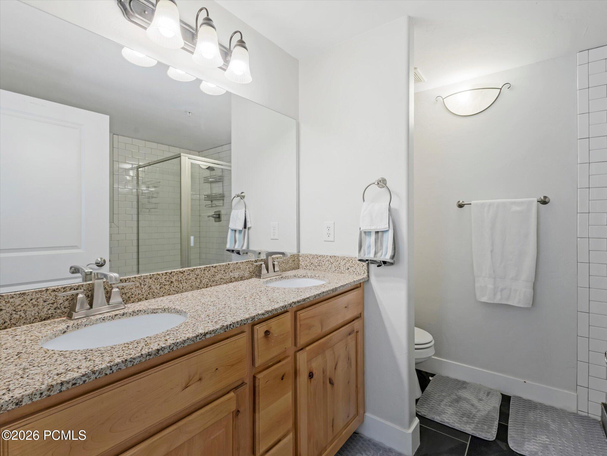 5569 Oslo Lane 3204