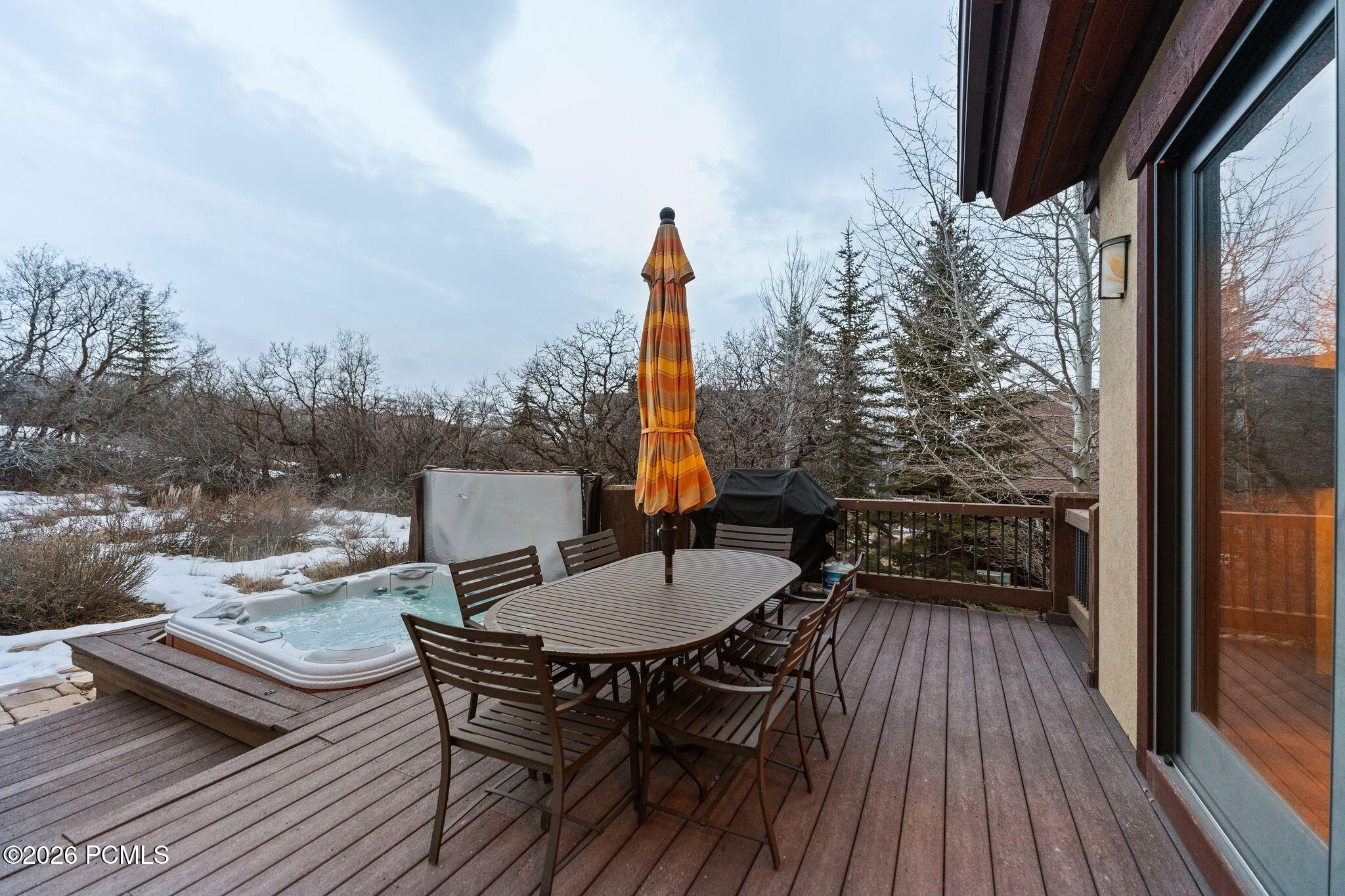 35 Hidden Oaks Lane