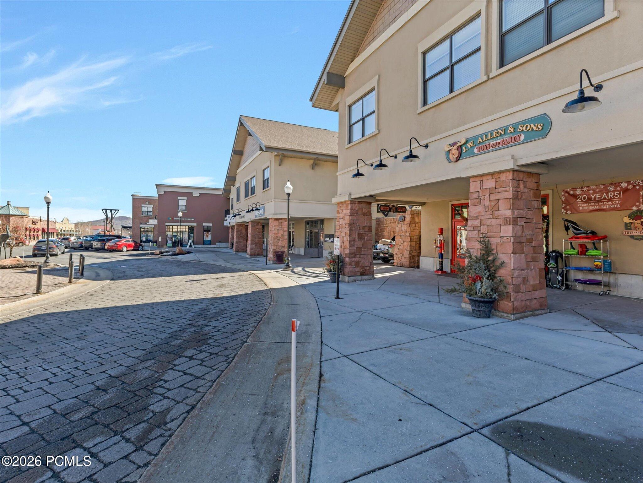 1684 W Fox Hollow Lane Apt H12