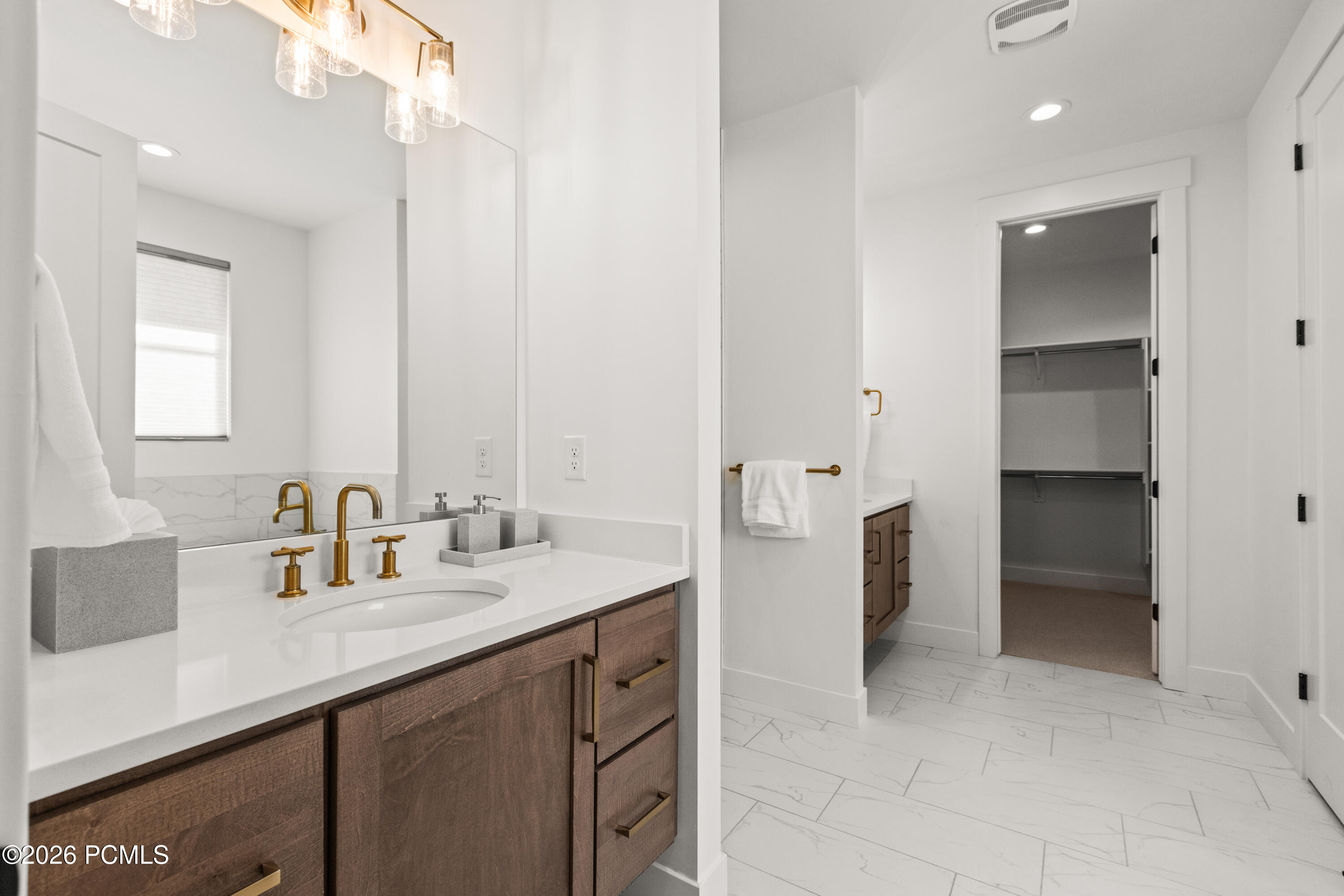 11655 N Shoreline Drive