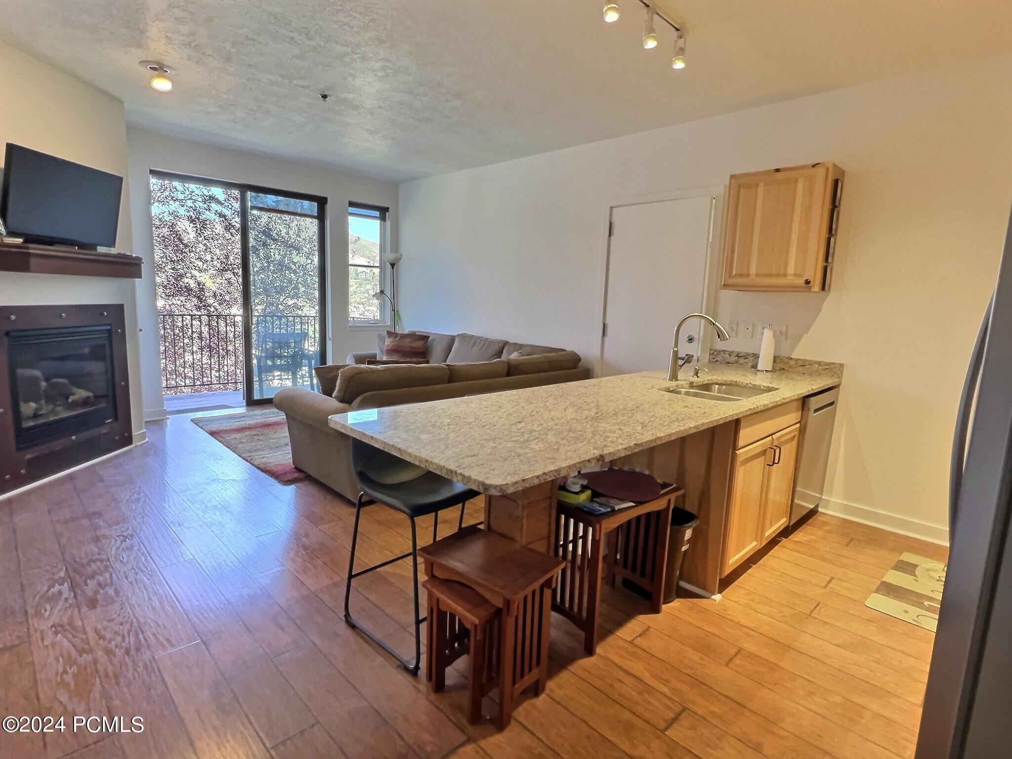 1364 W Stillwater Drive 2053