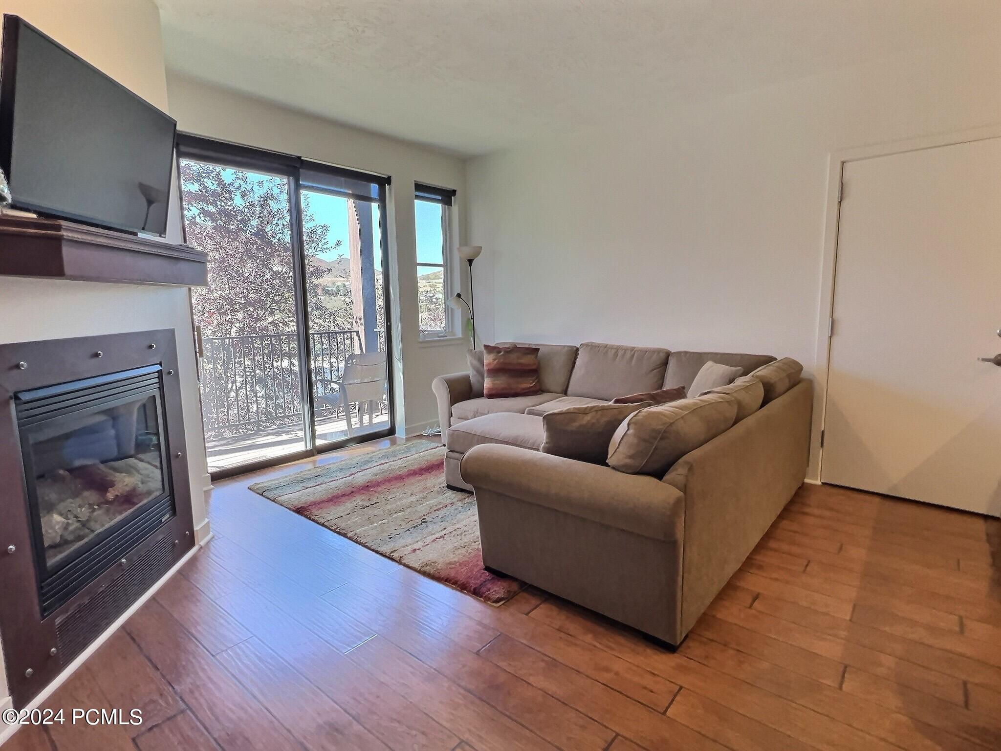 1364 W Stillwater Drive 2053