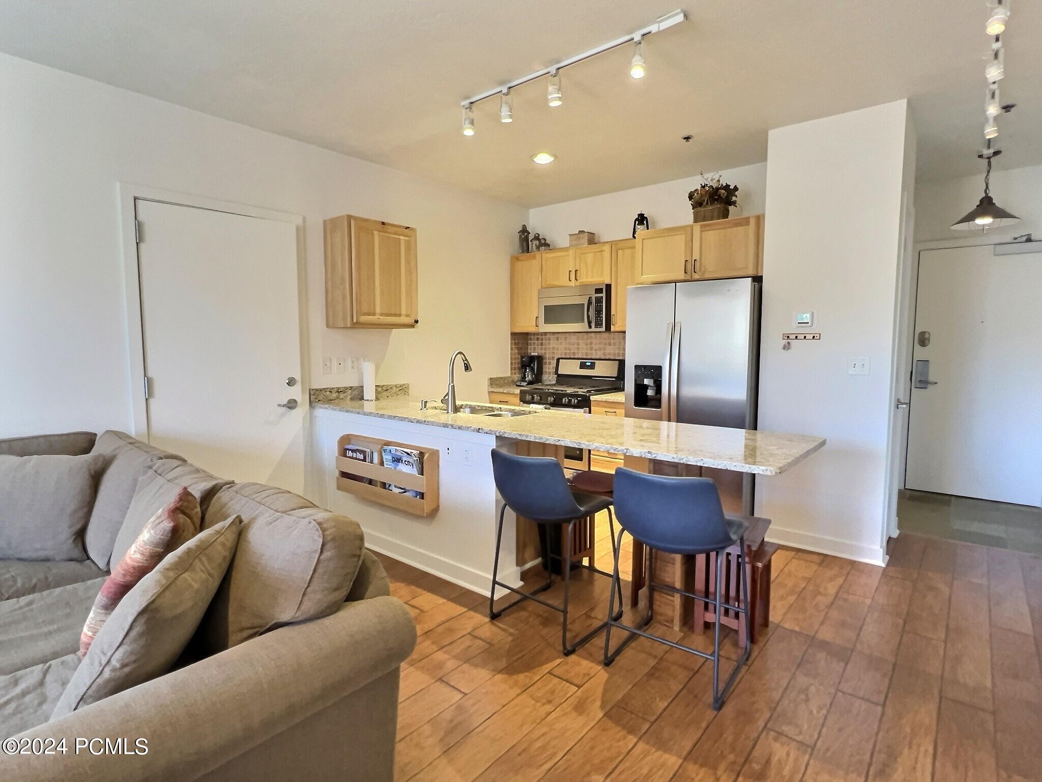 1364 W Stillwater Drive 2053