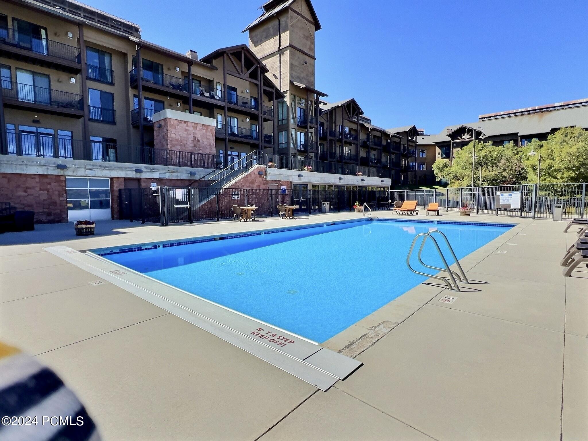 1364 W Stillwater Drive 2053