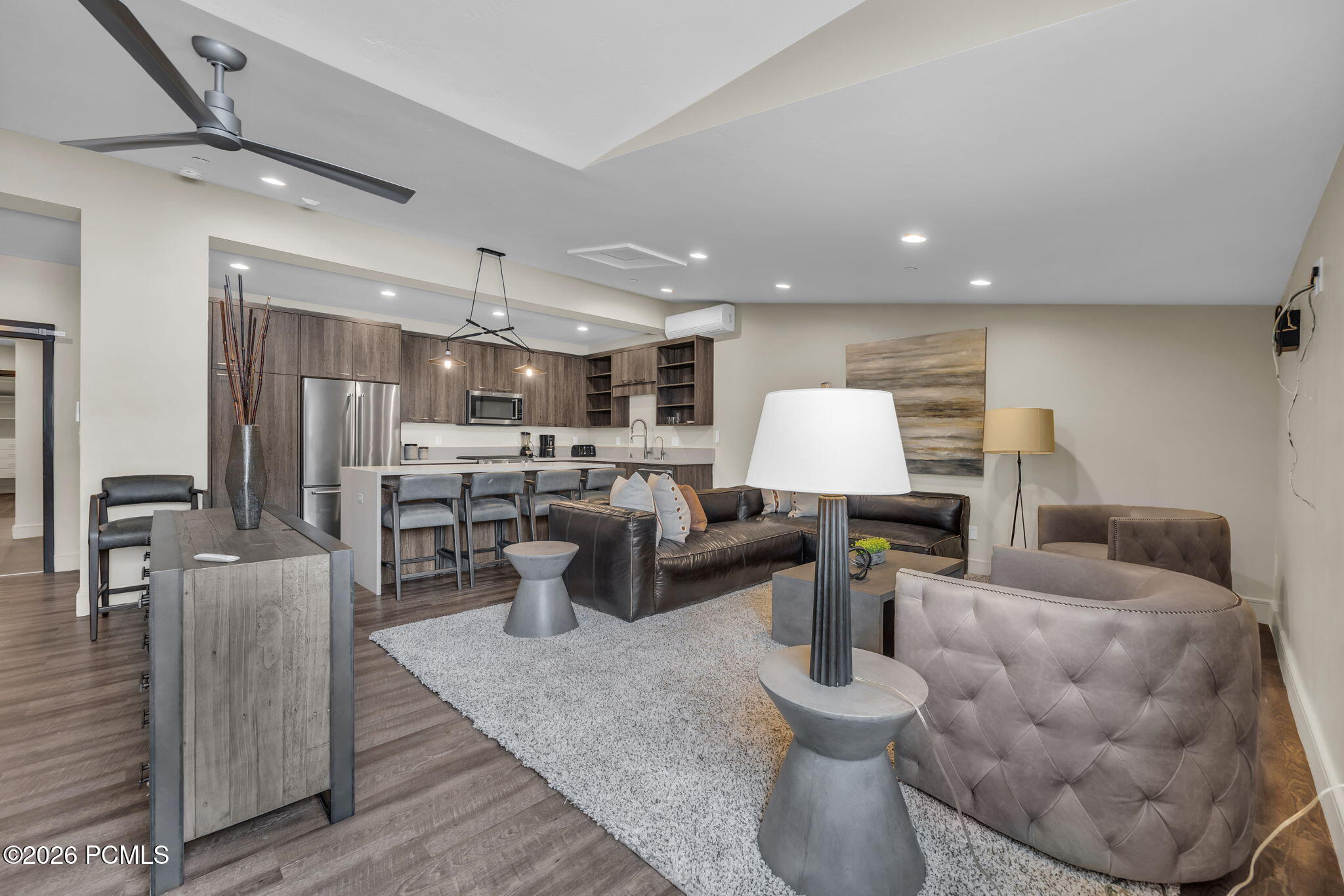 1200 W Lori Lane C15