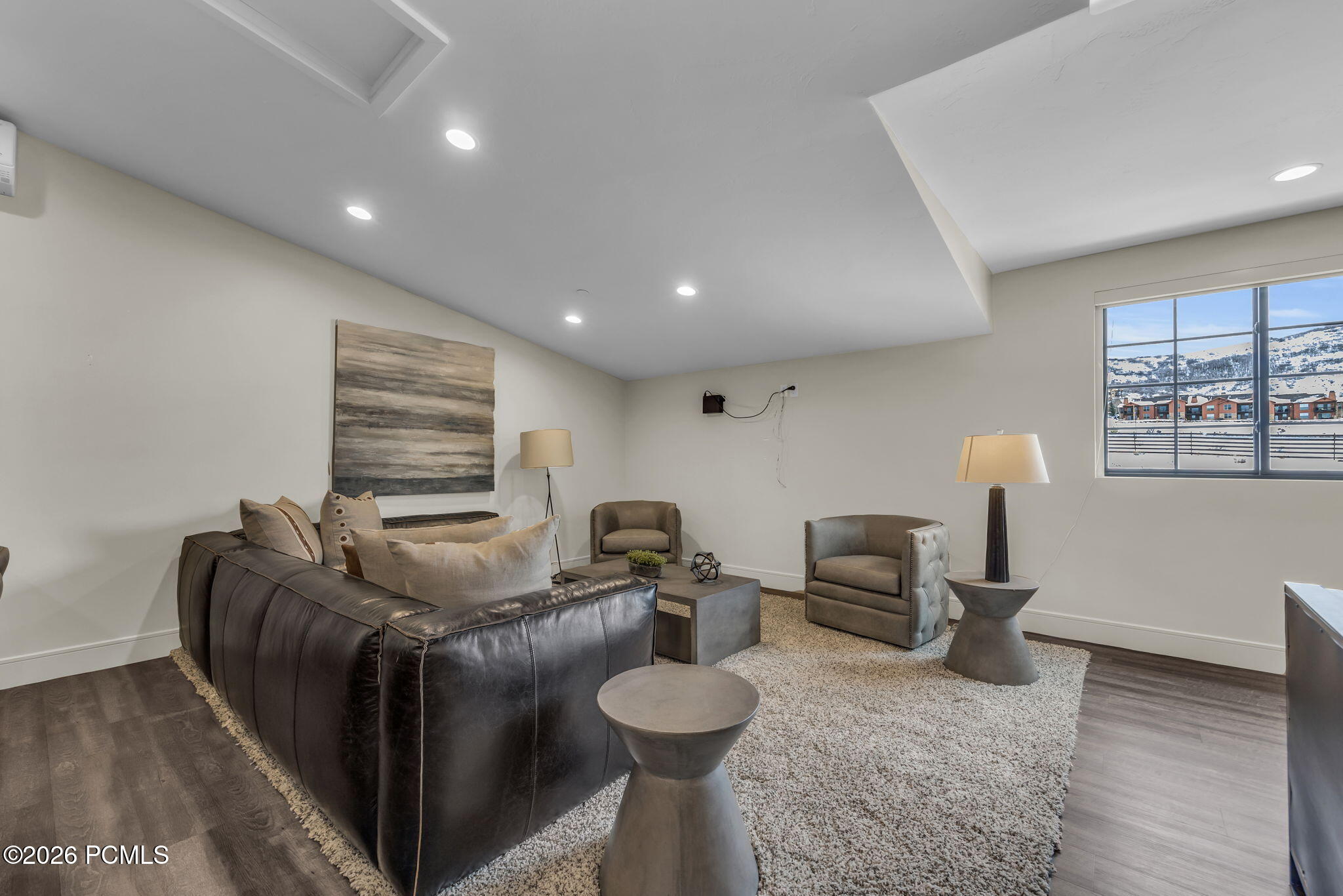 1200 W Lori Lane C15