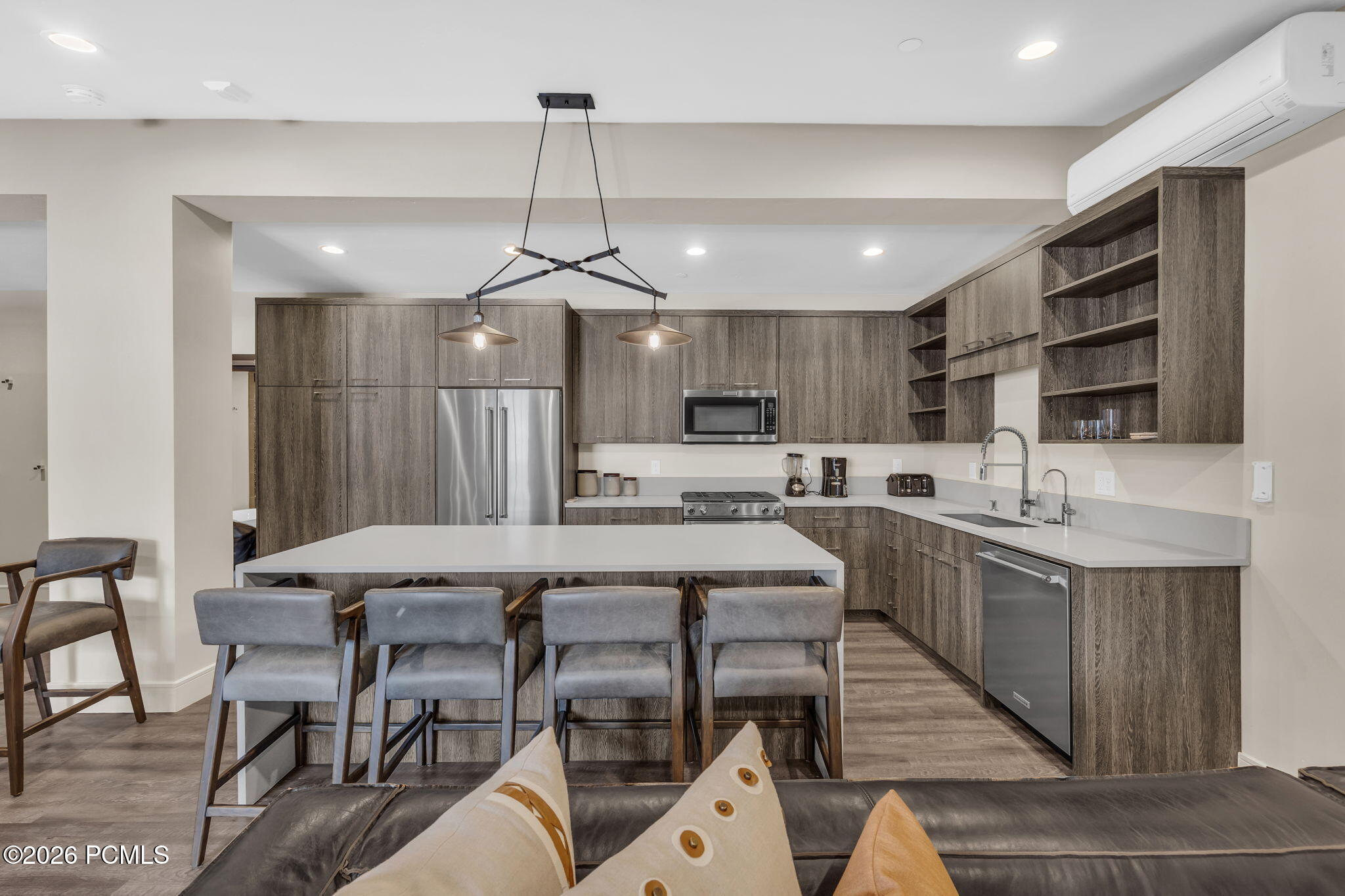 1200 W Lori Lane C15