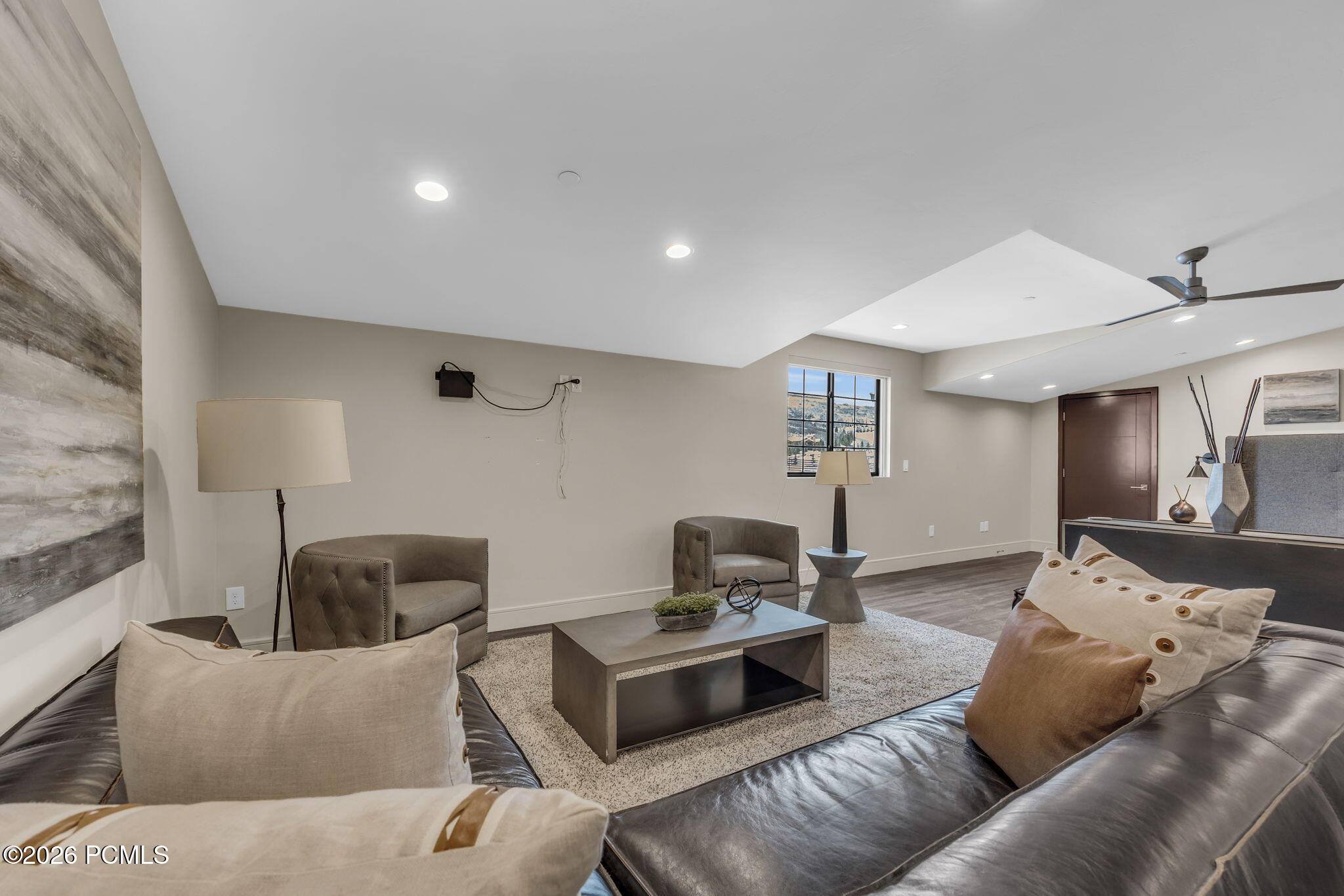 1200 W Lori Lane C15