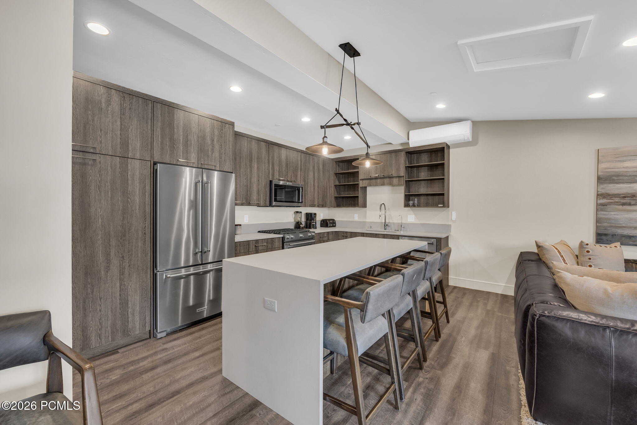 1200 W Lori Lane C15