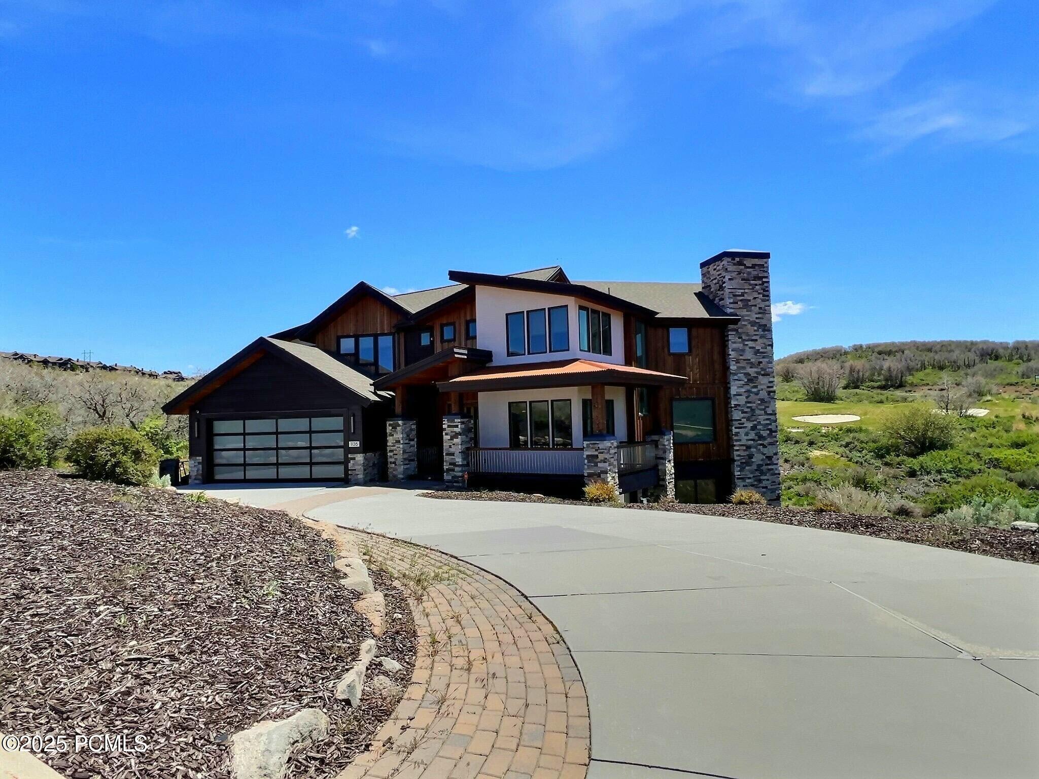 1135 E Lasso Trail
