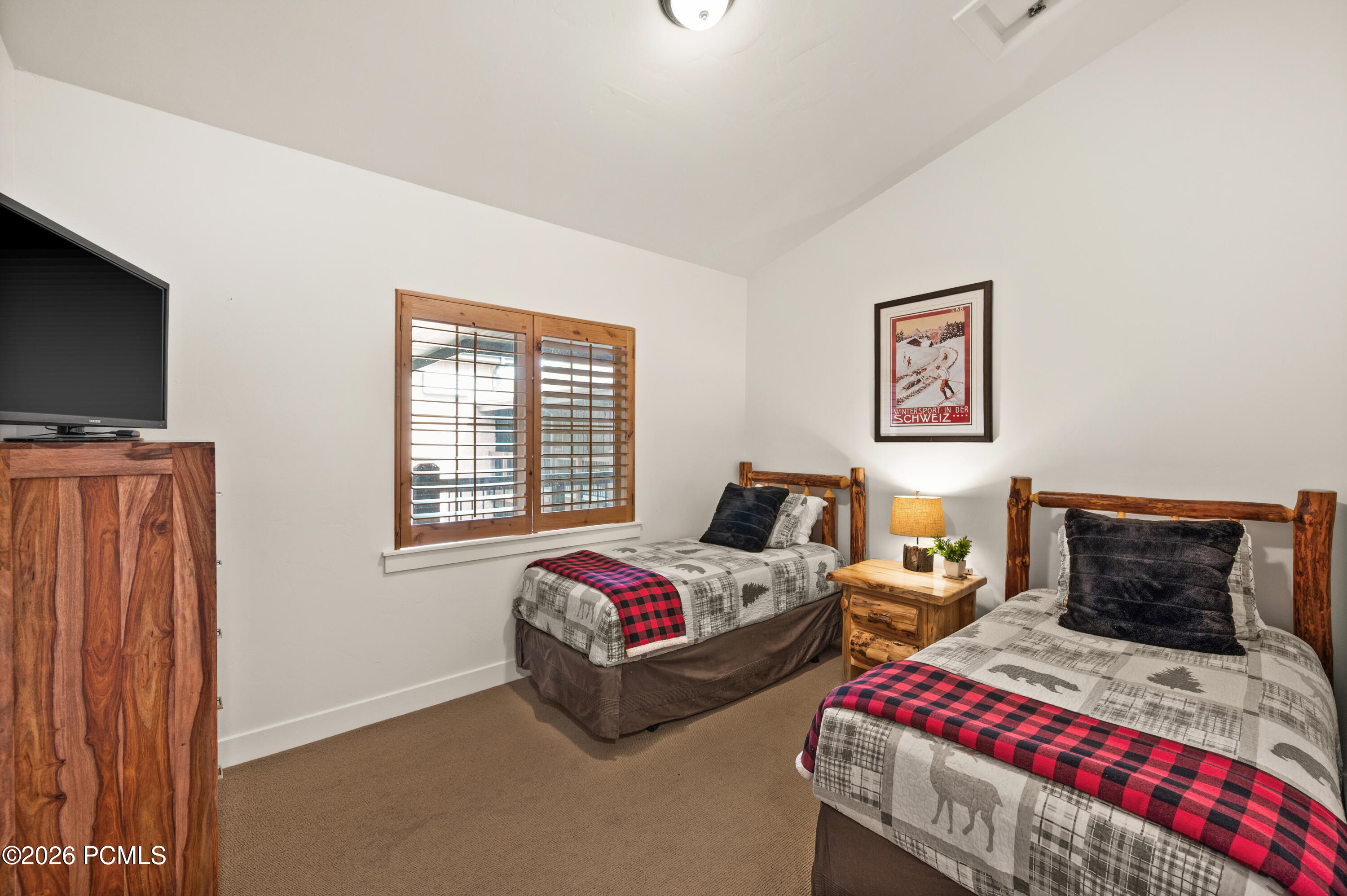 5569 N Oslo Lane 3402