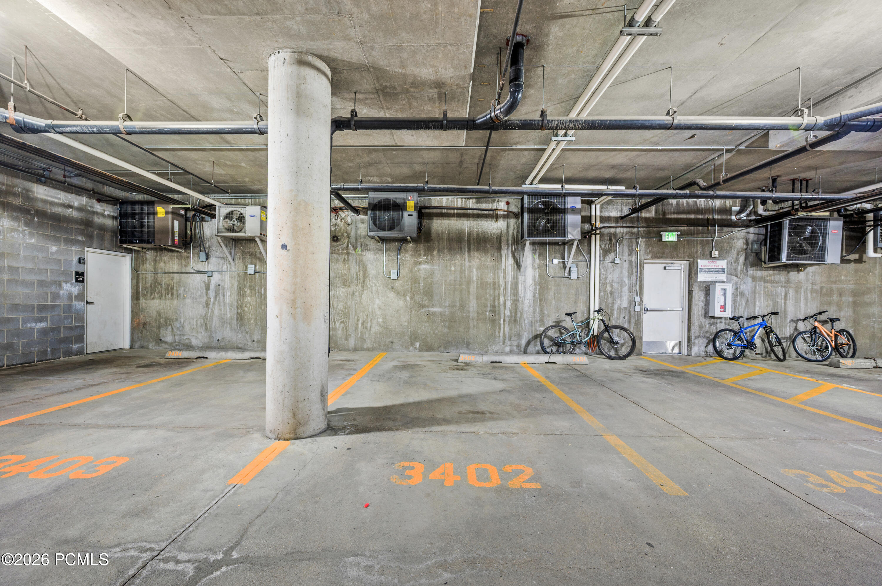 5569 N Oslo Lane 3402