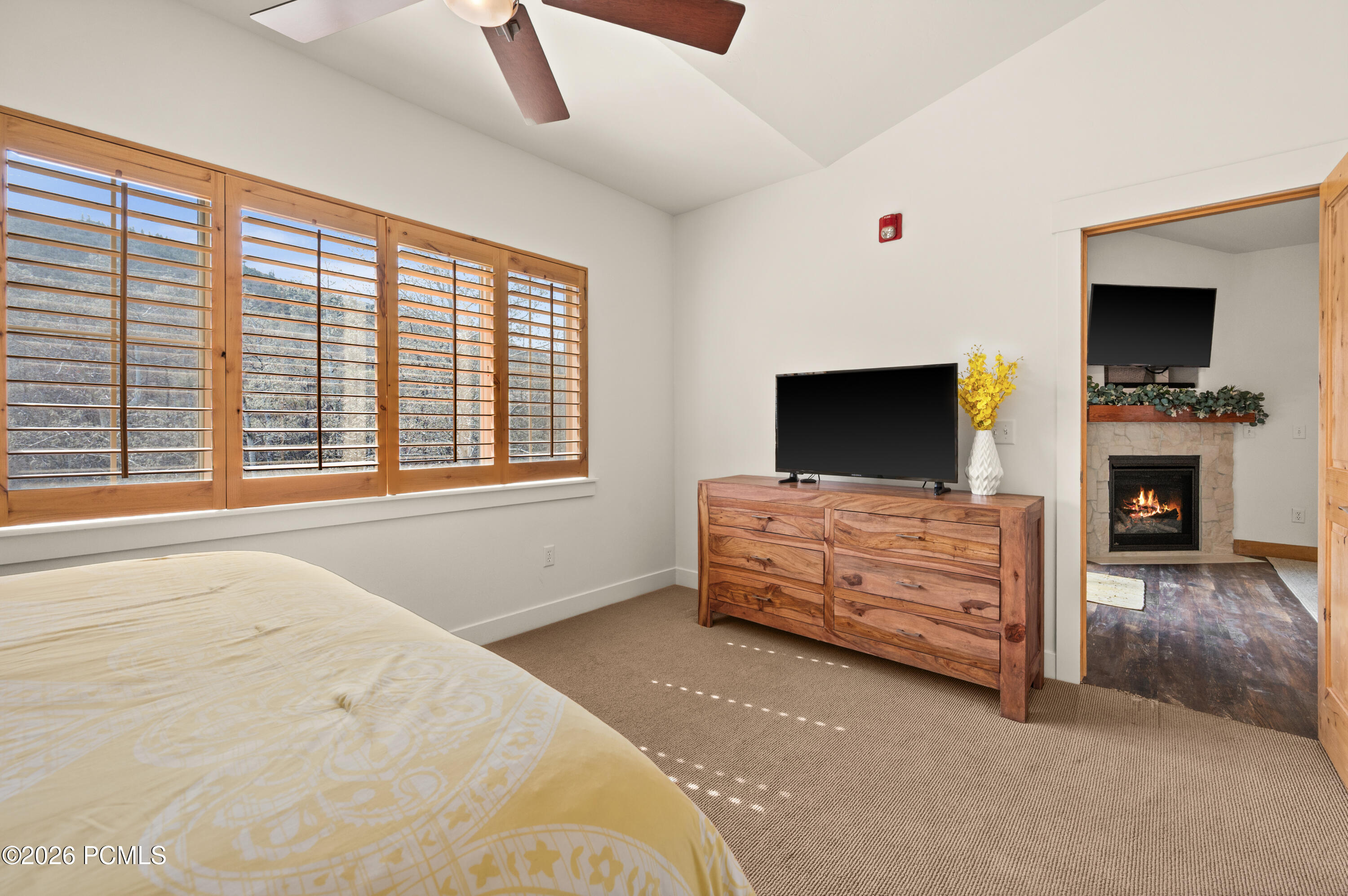 5569 N Oslo Lane 3402