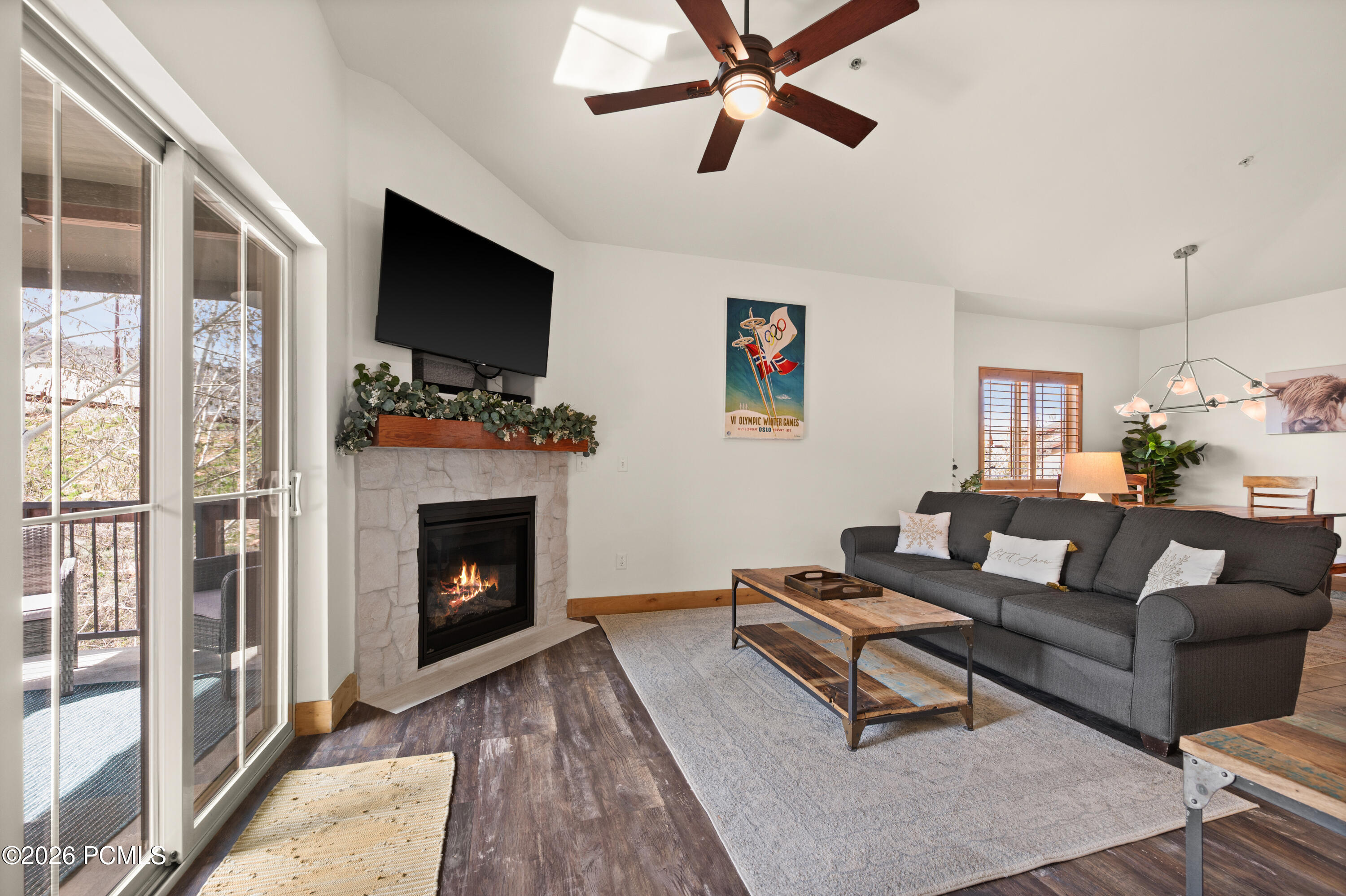 5569 N Oslo Lane 3402