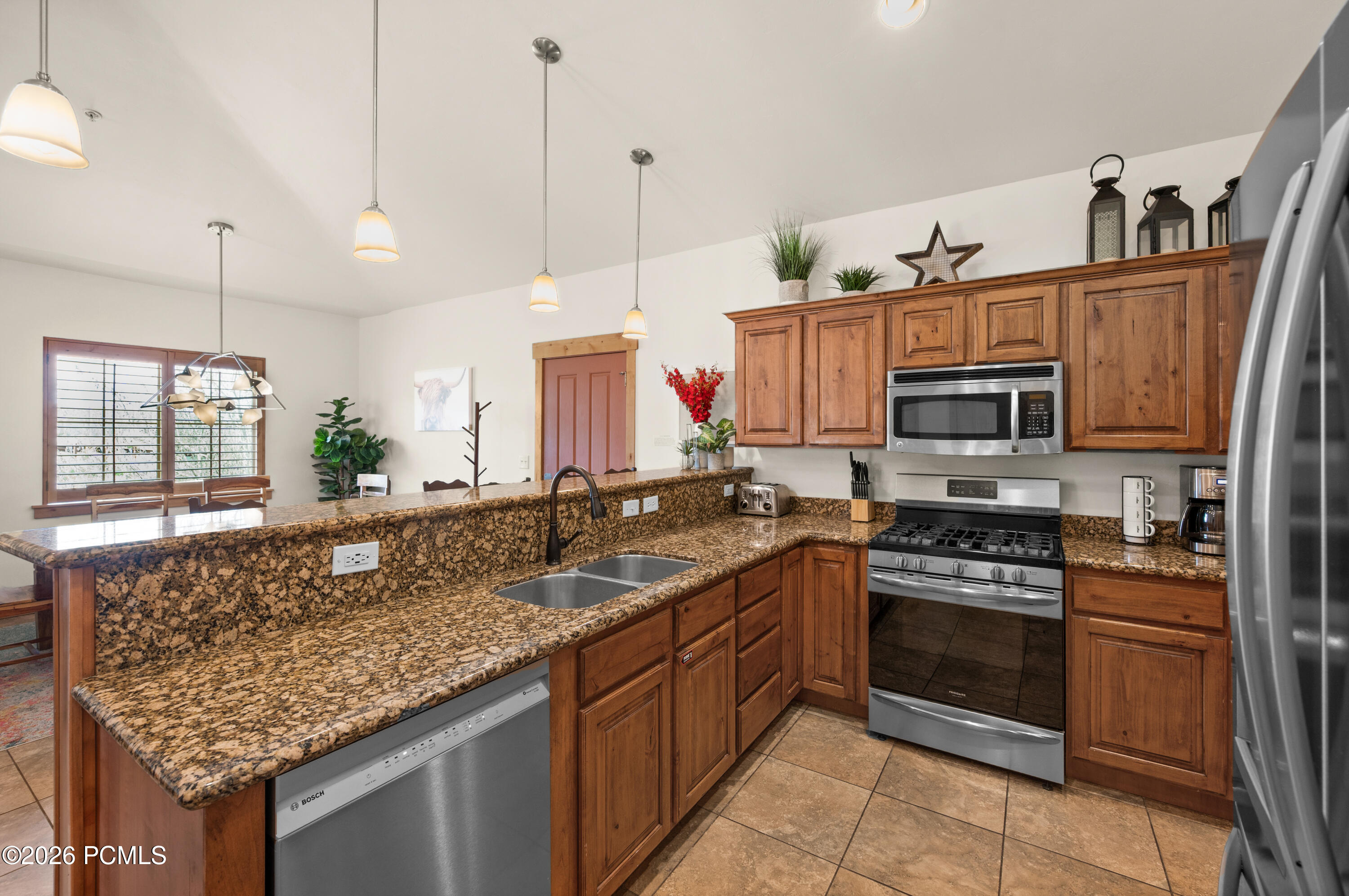 5569 N Oslo Lane 3402