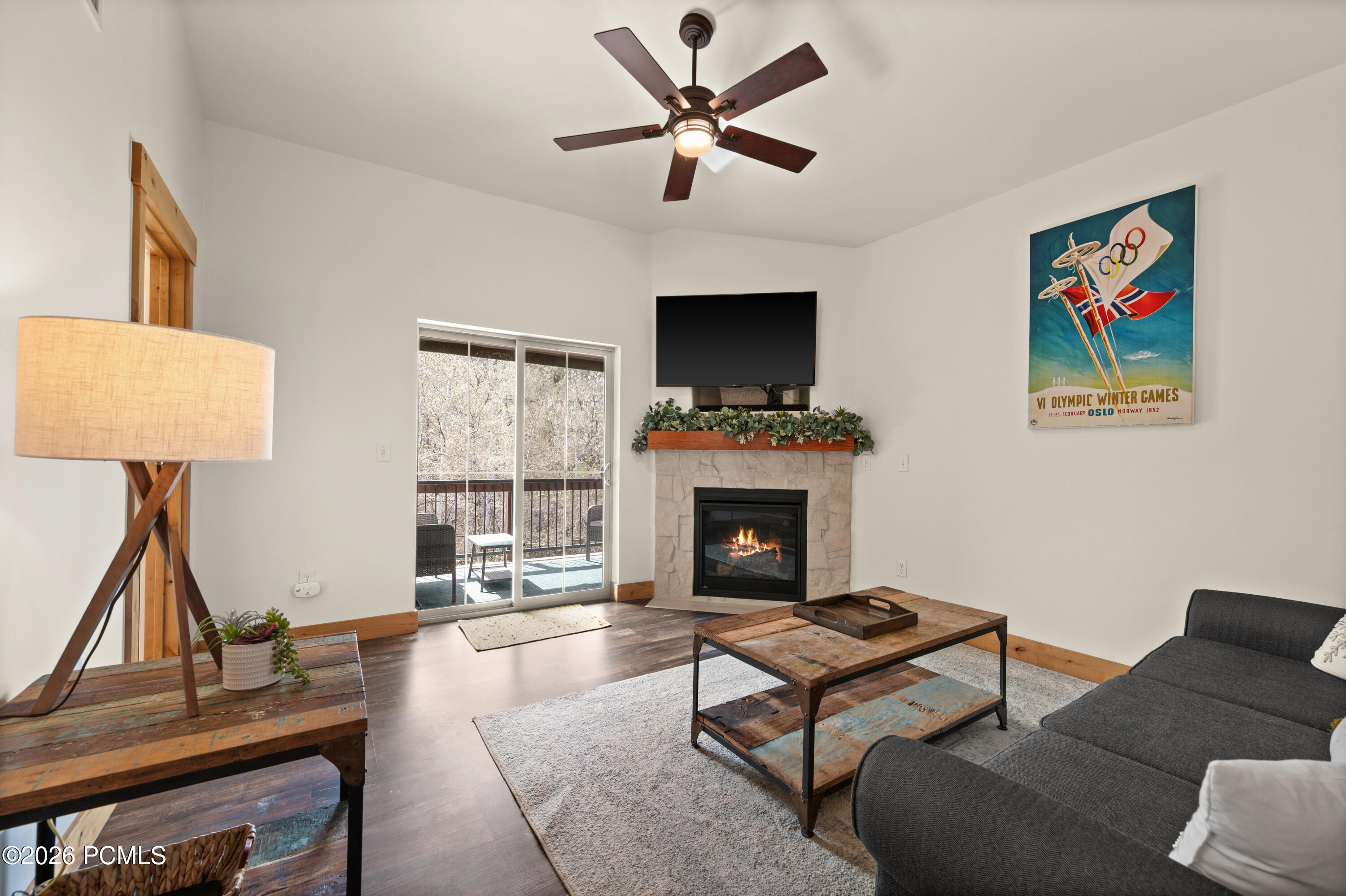 5569 N Oslo Lane 3402