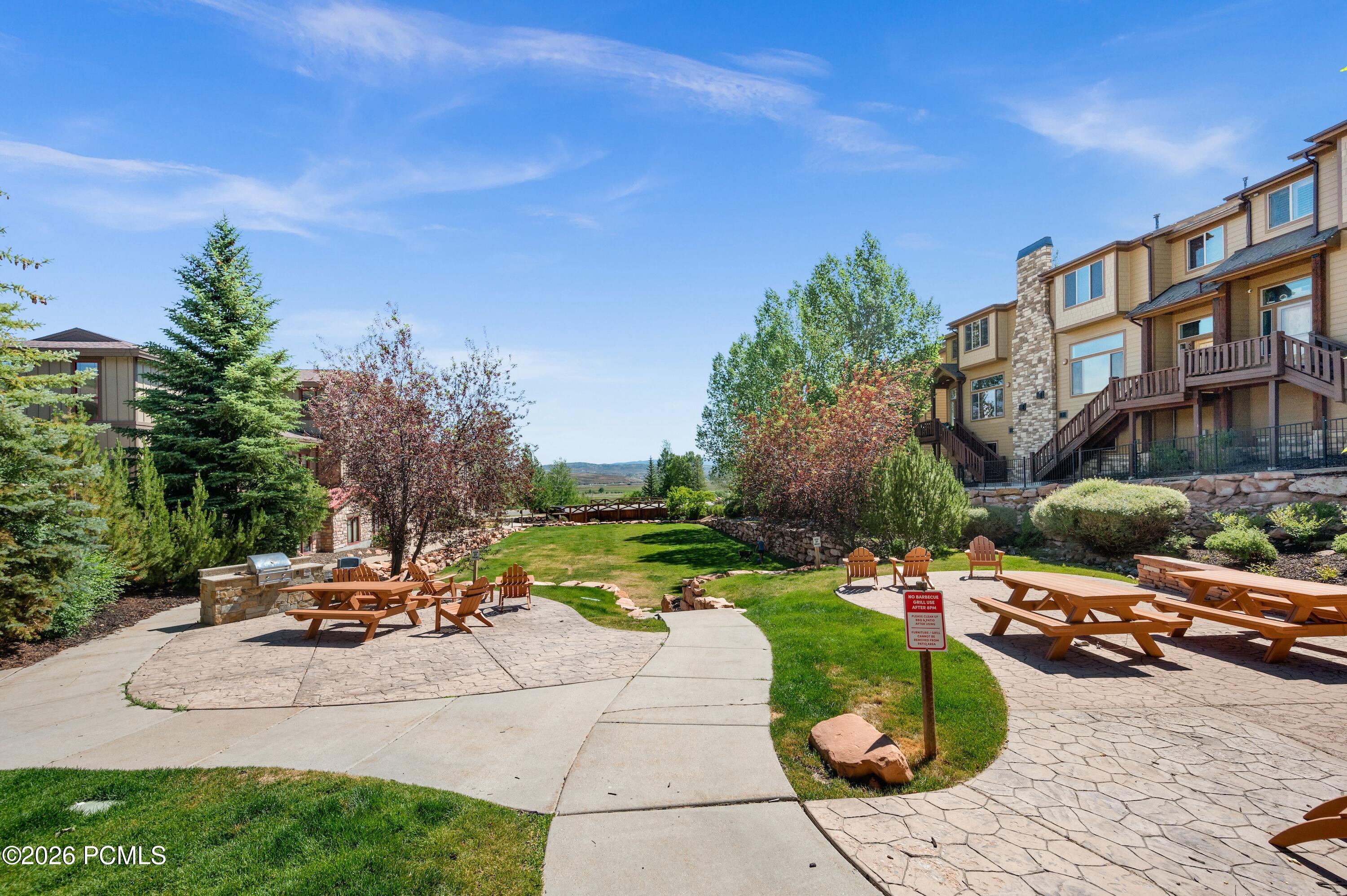 5569 N Oslo Lane 3402
