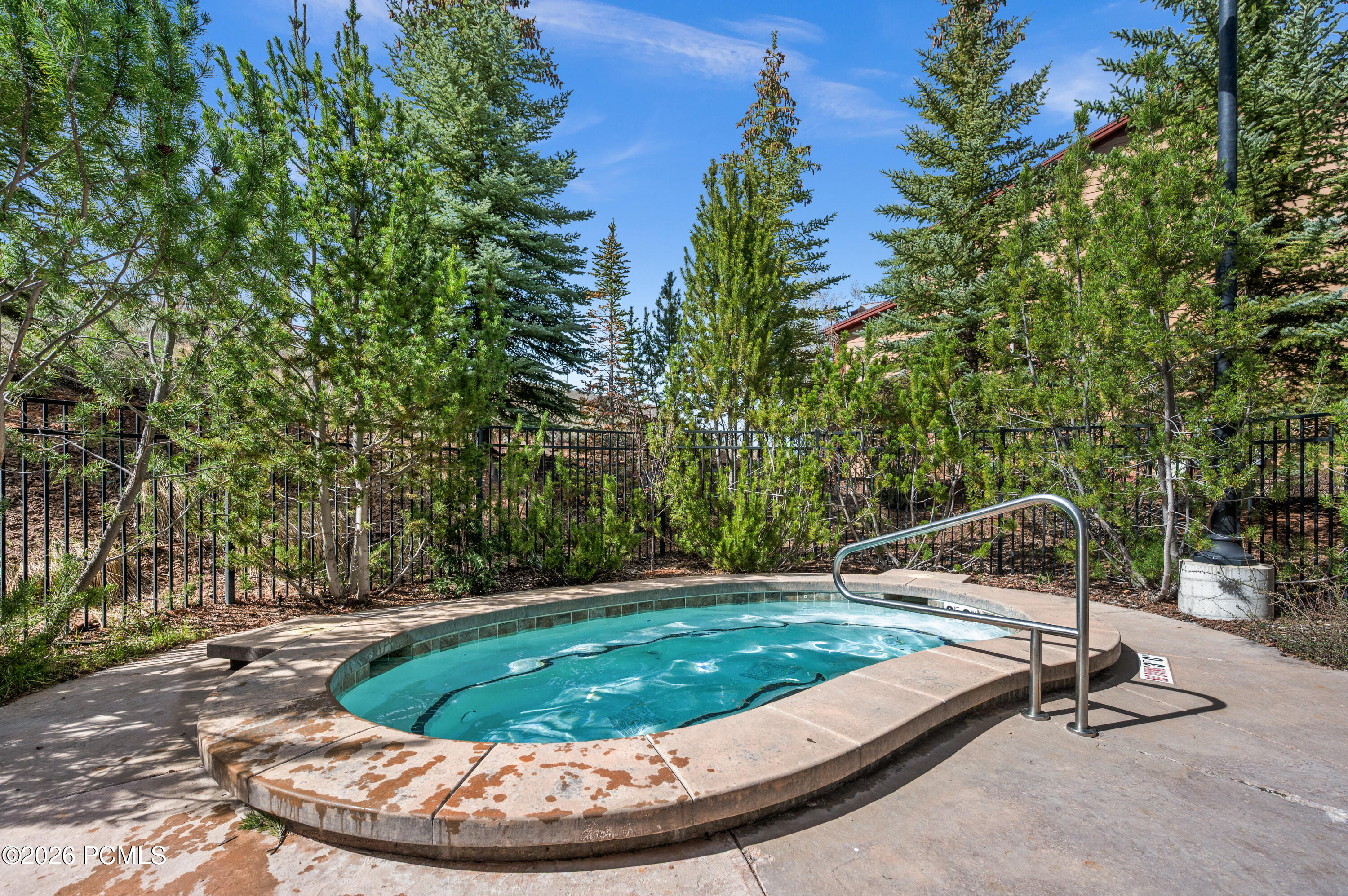 5569 N Oslo Lane 3402