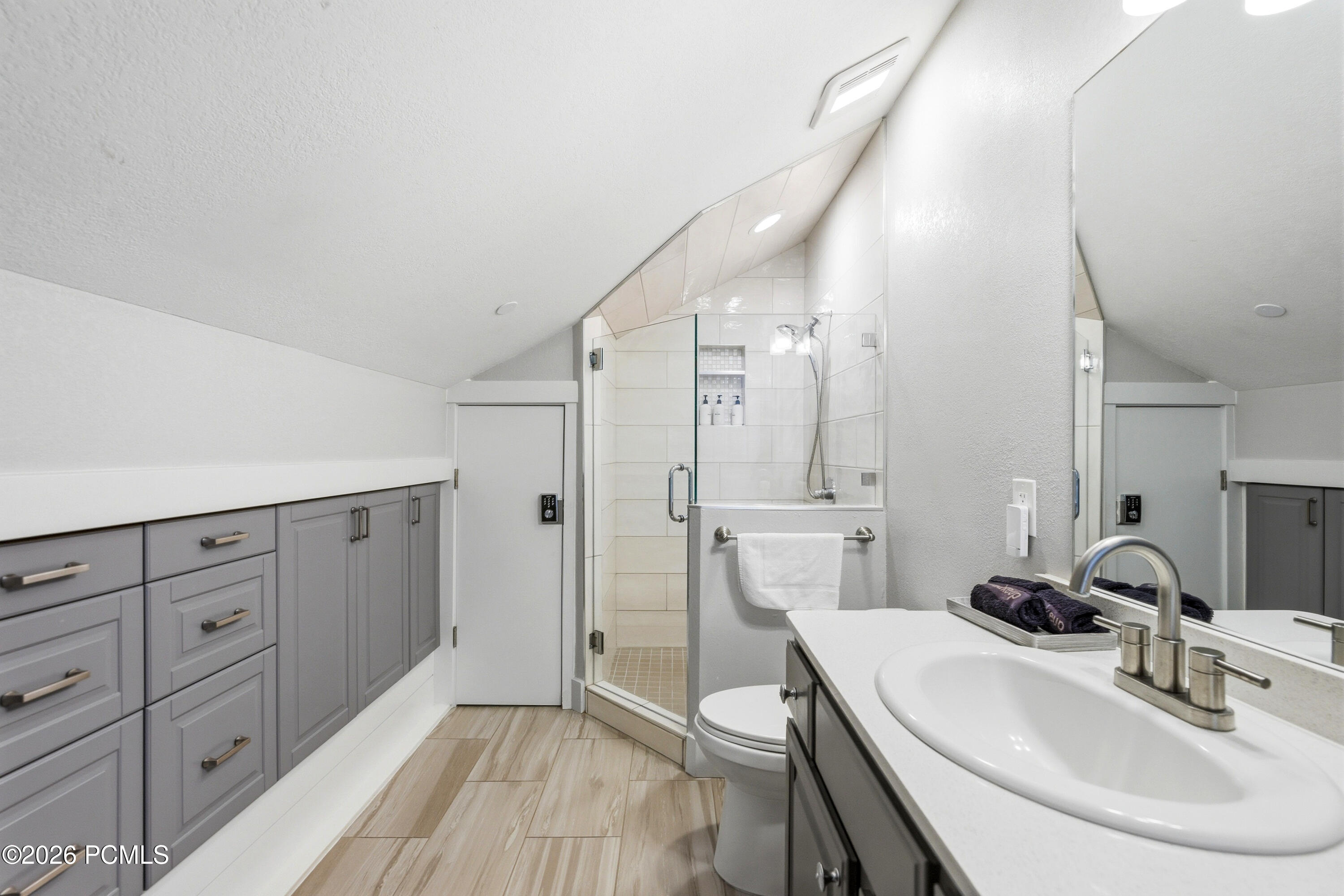 1530 Empire Avenue 304