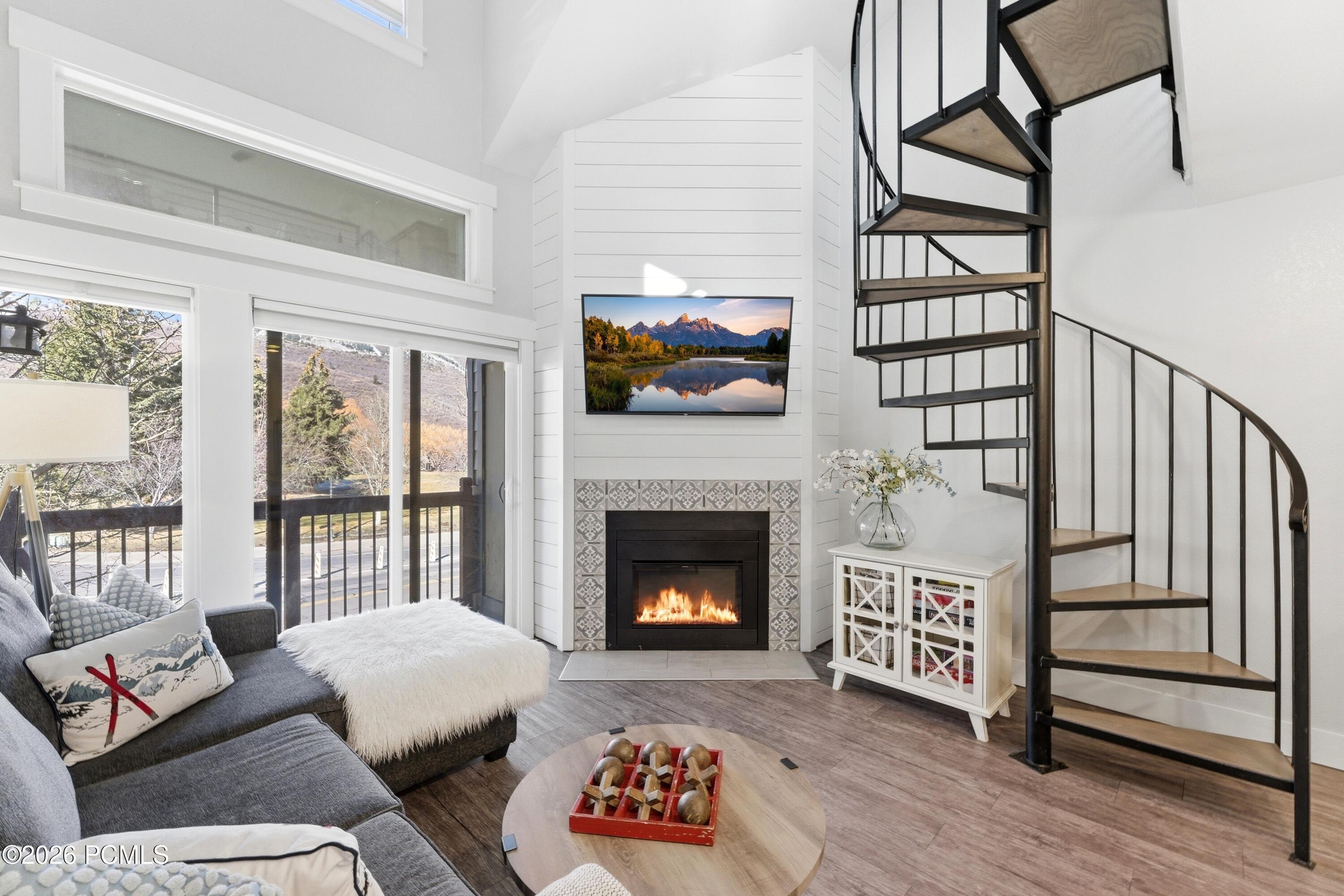 1530 Empire Avenue 304