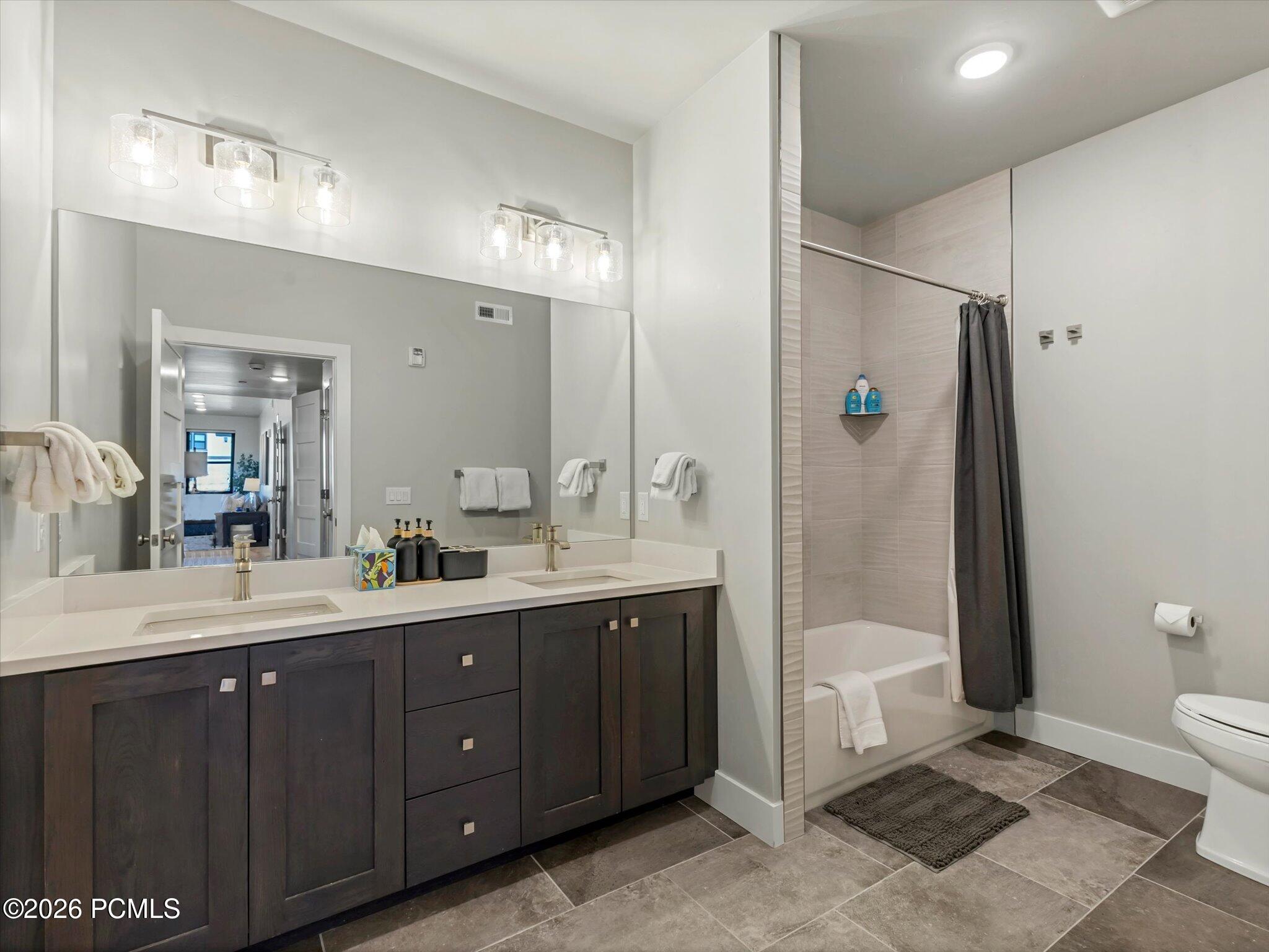 1166 W Helling Circle 104