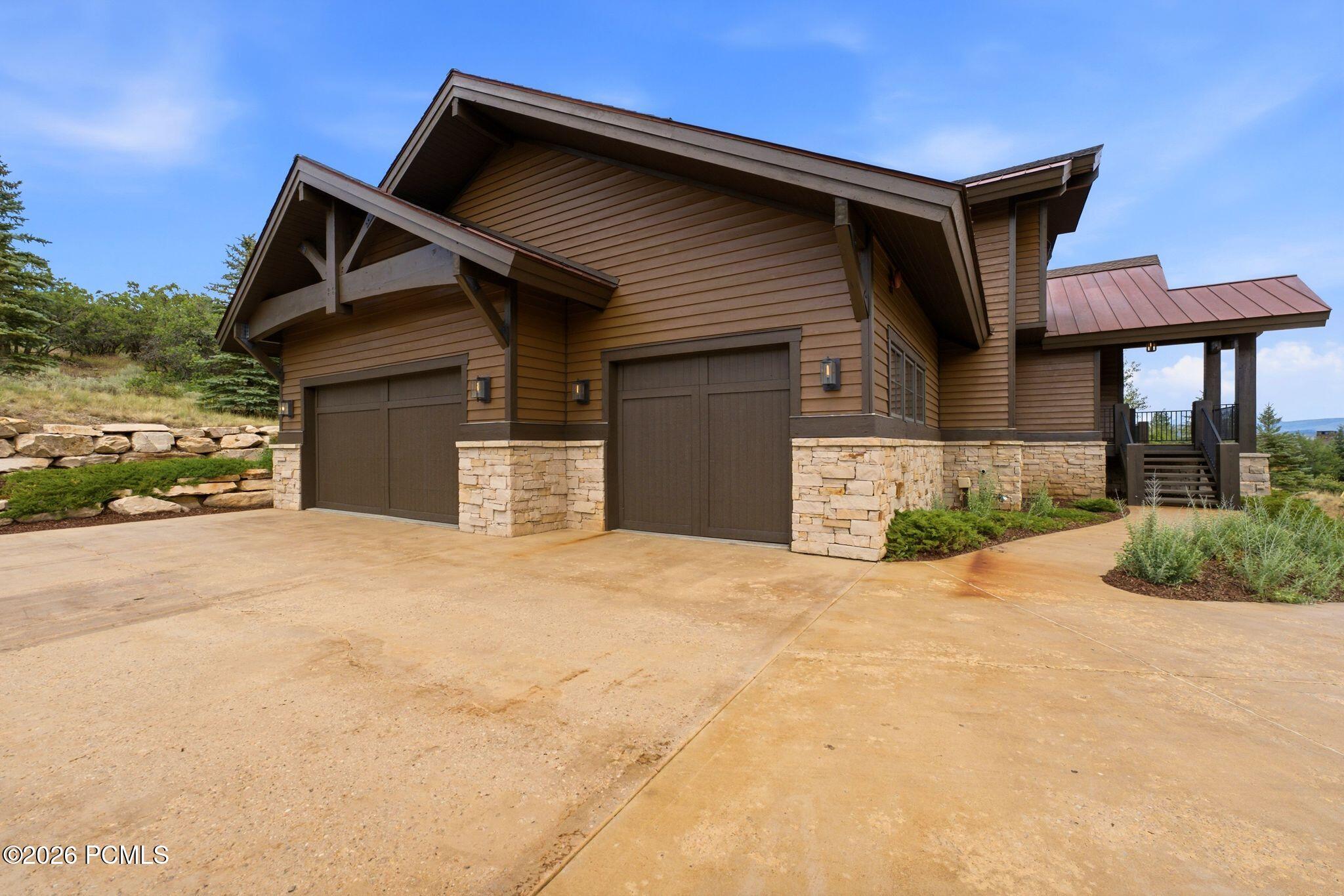 8235 N Sunrise Loop
