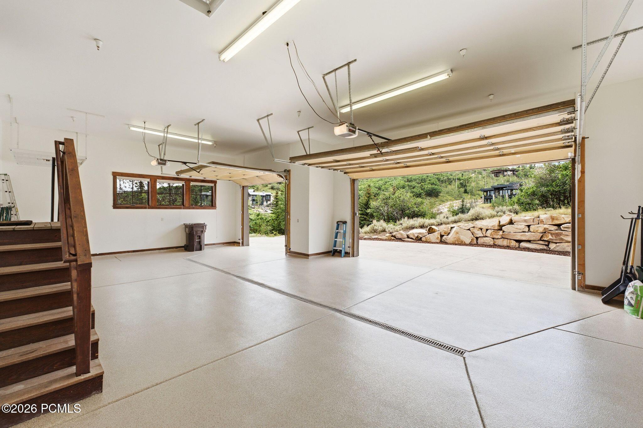8235 N Sunrise Loop
