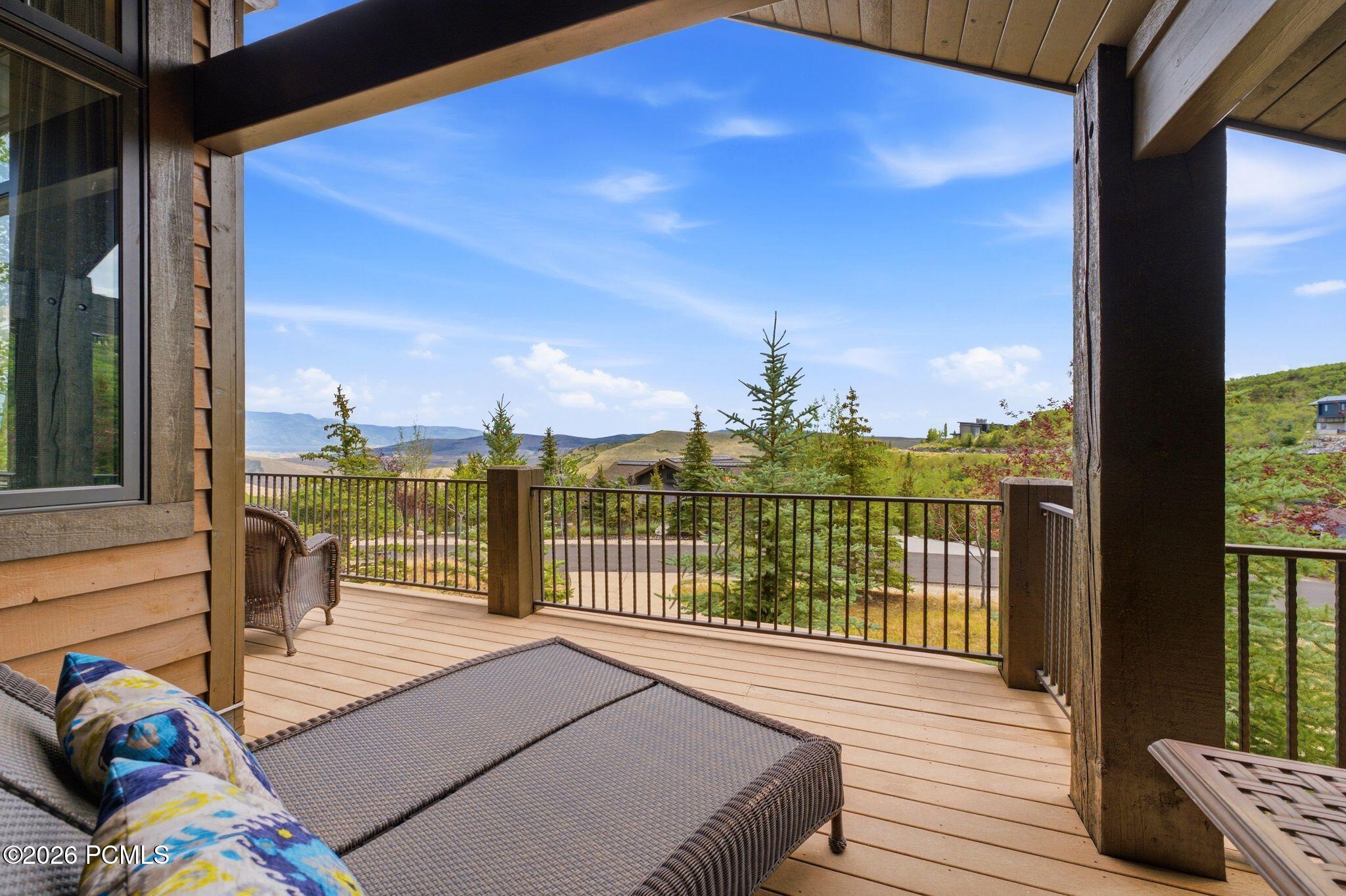 8235 N Sunrise Loop
