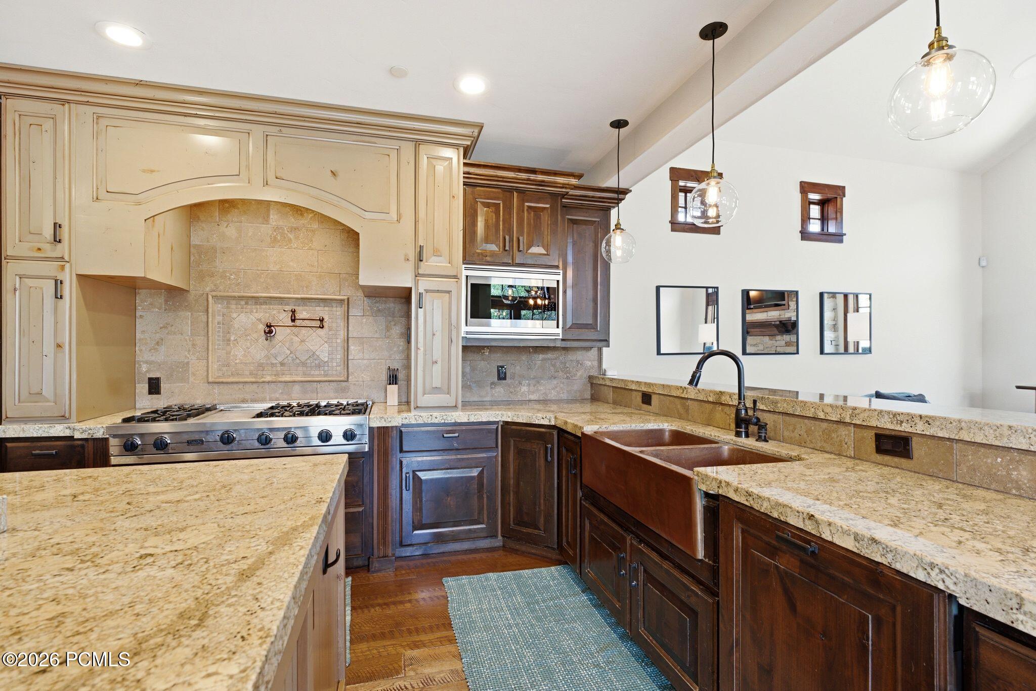 8235 N Sunrise Loop