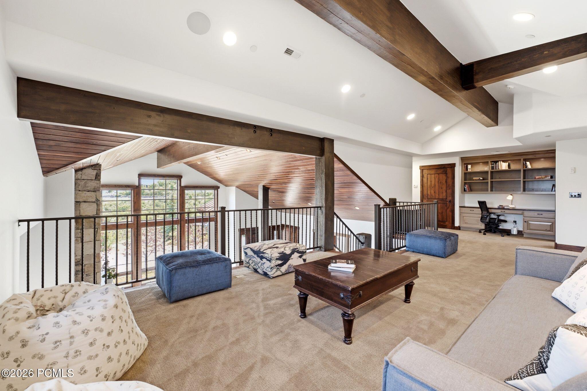 8235 N Sunrise Loop