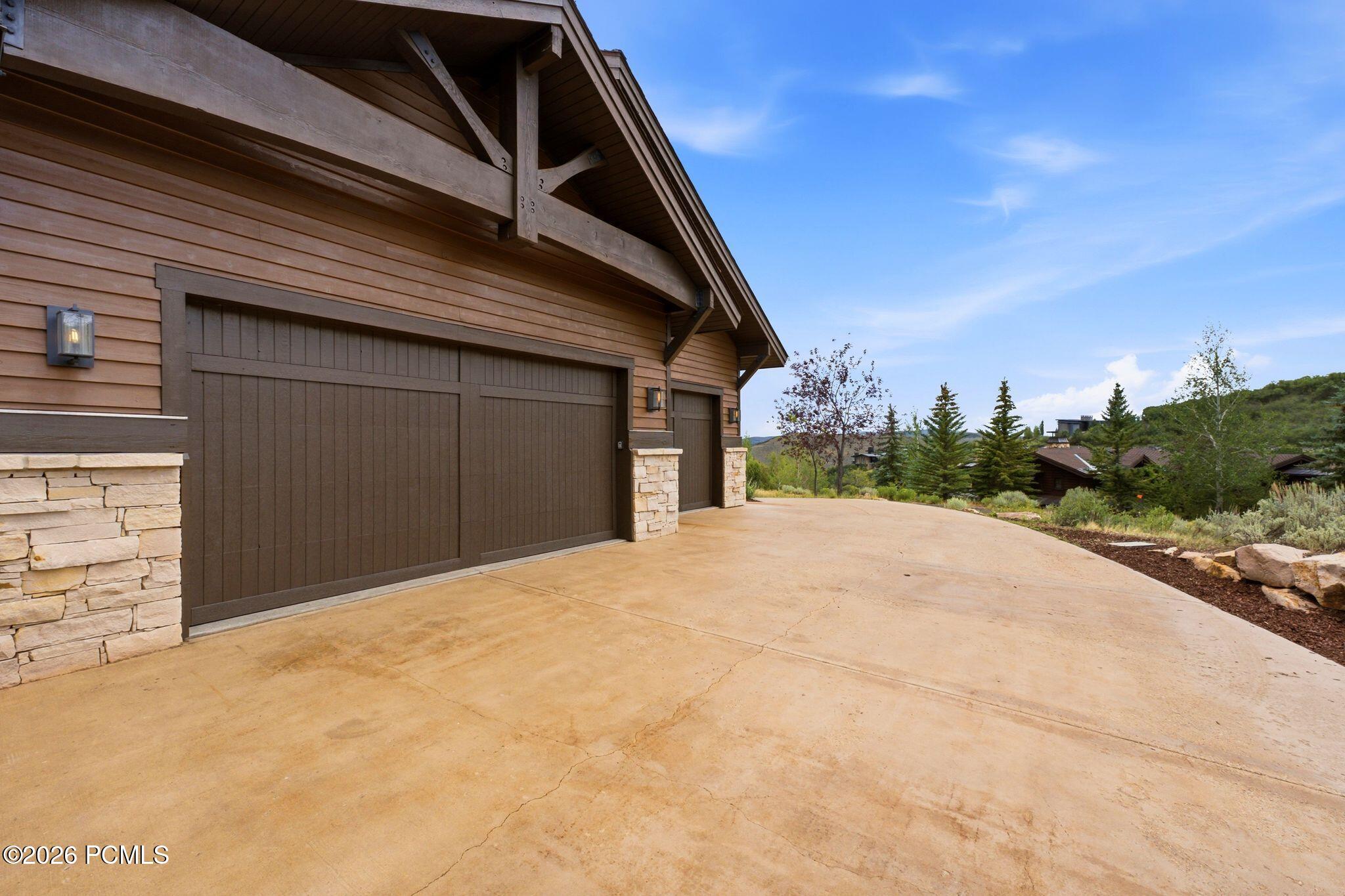 8235 N Sunrise Loop
