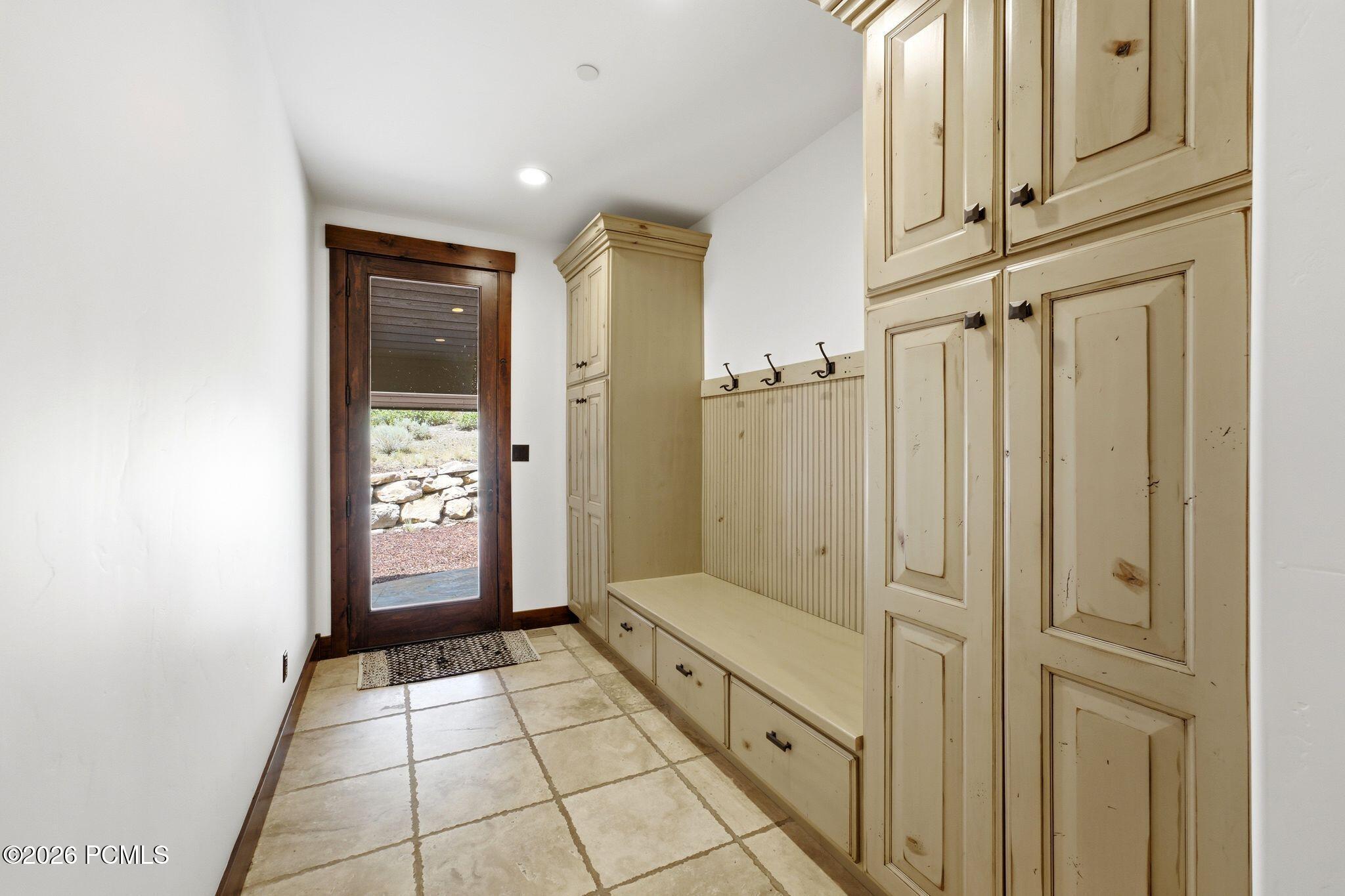 8235 N Sunrise Loop