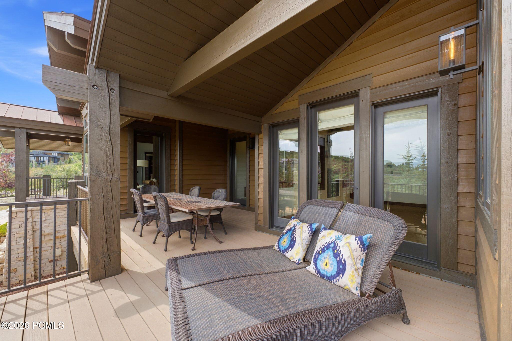 8235 N Sunrise Loop
