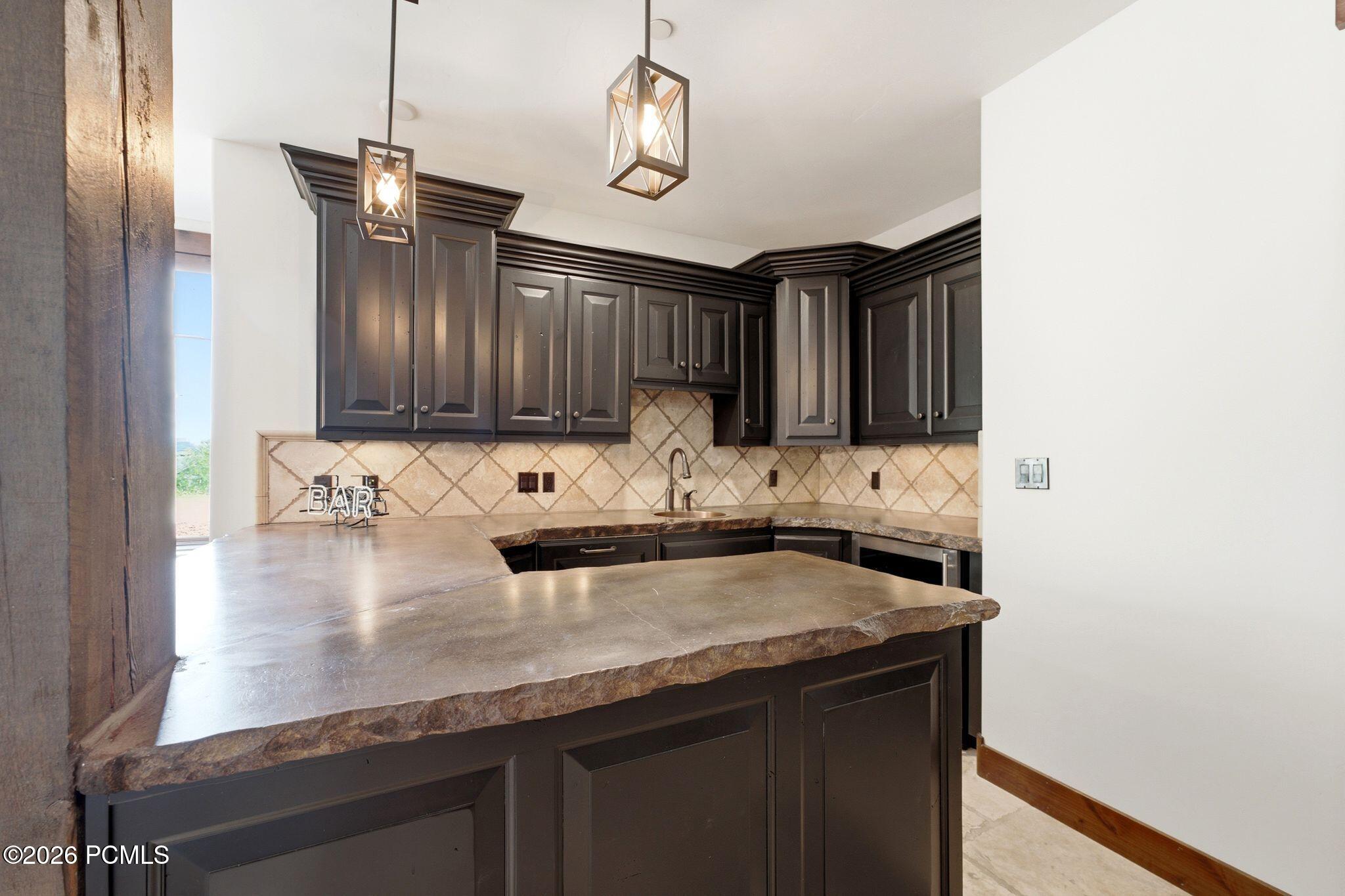 8235 N Sunrise Loop