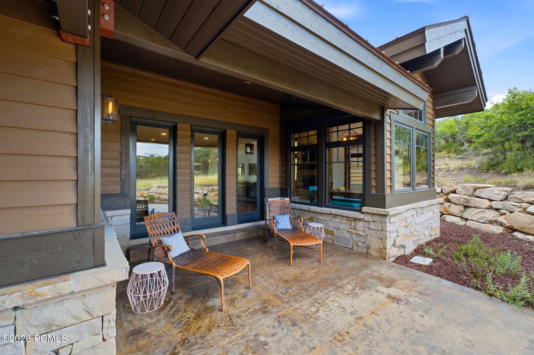 8235 N Sunrise Loop