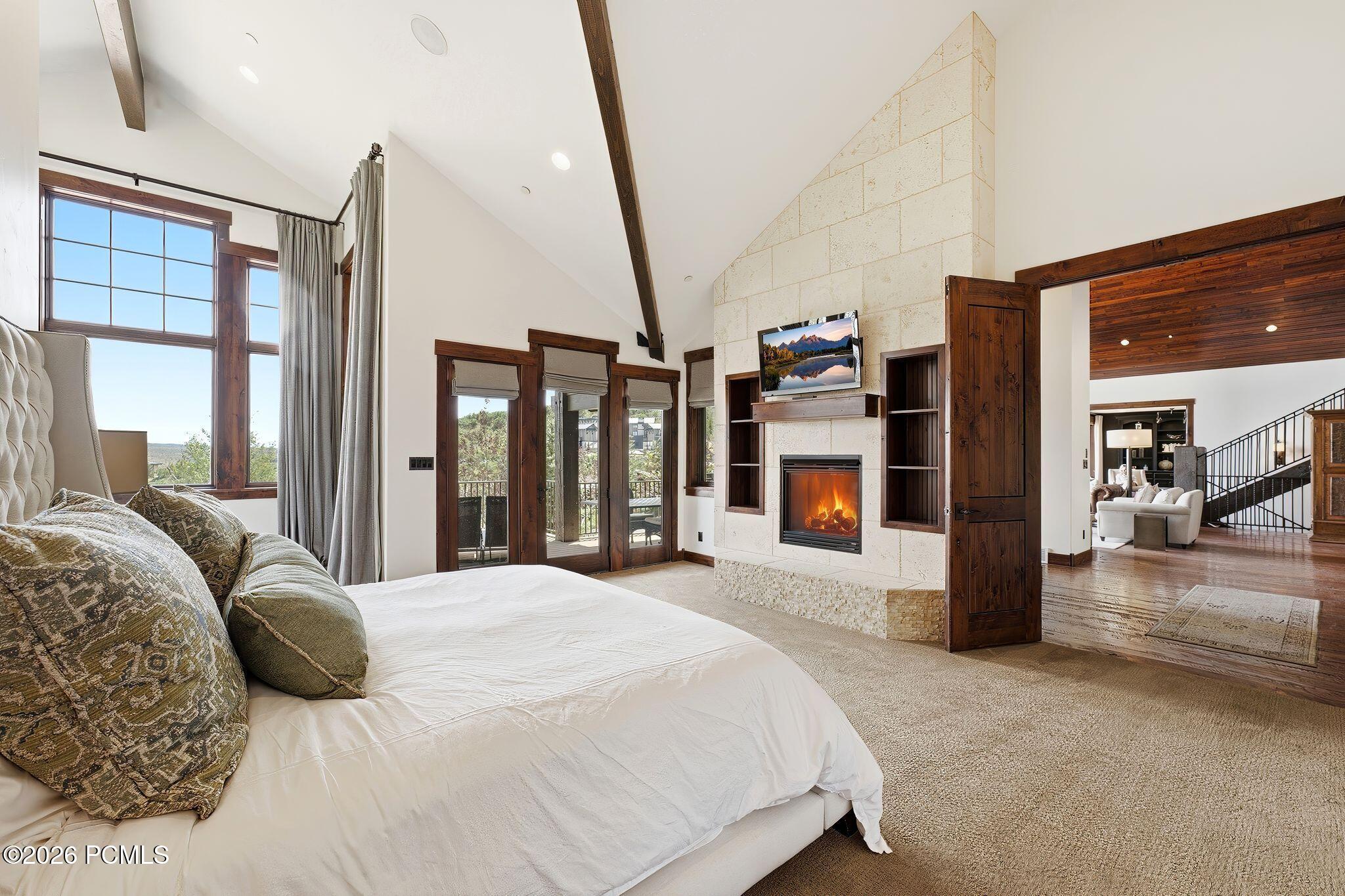 8235 N Sunrise Loop