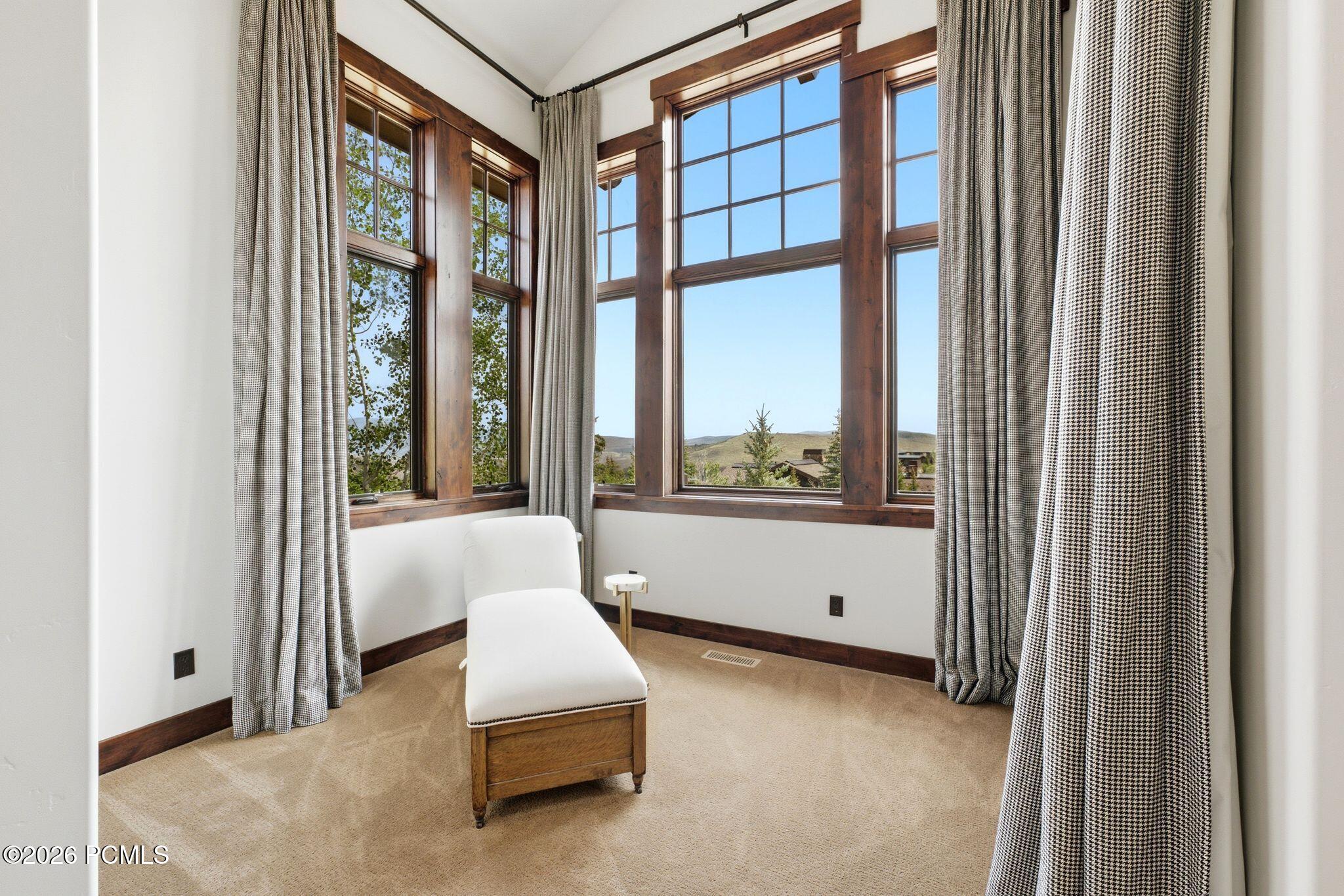 8235 N Sunrise Loop