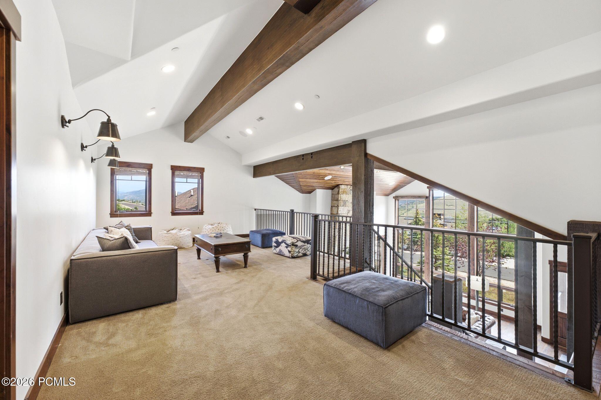 8235 N Sunrise Loop