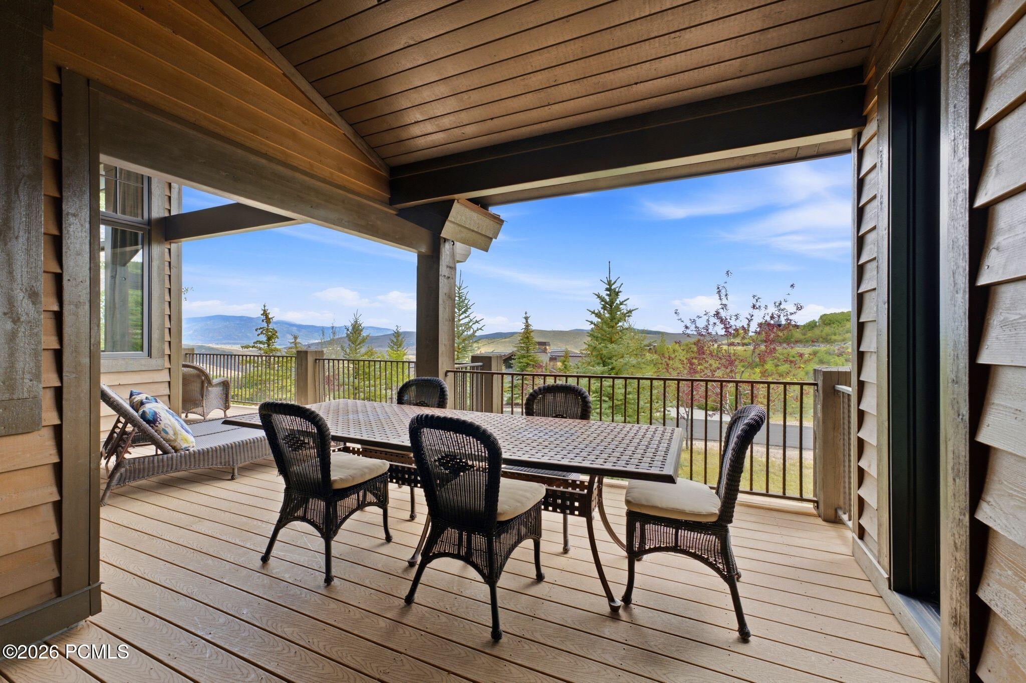 8235 N Sunrise Loop