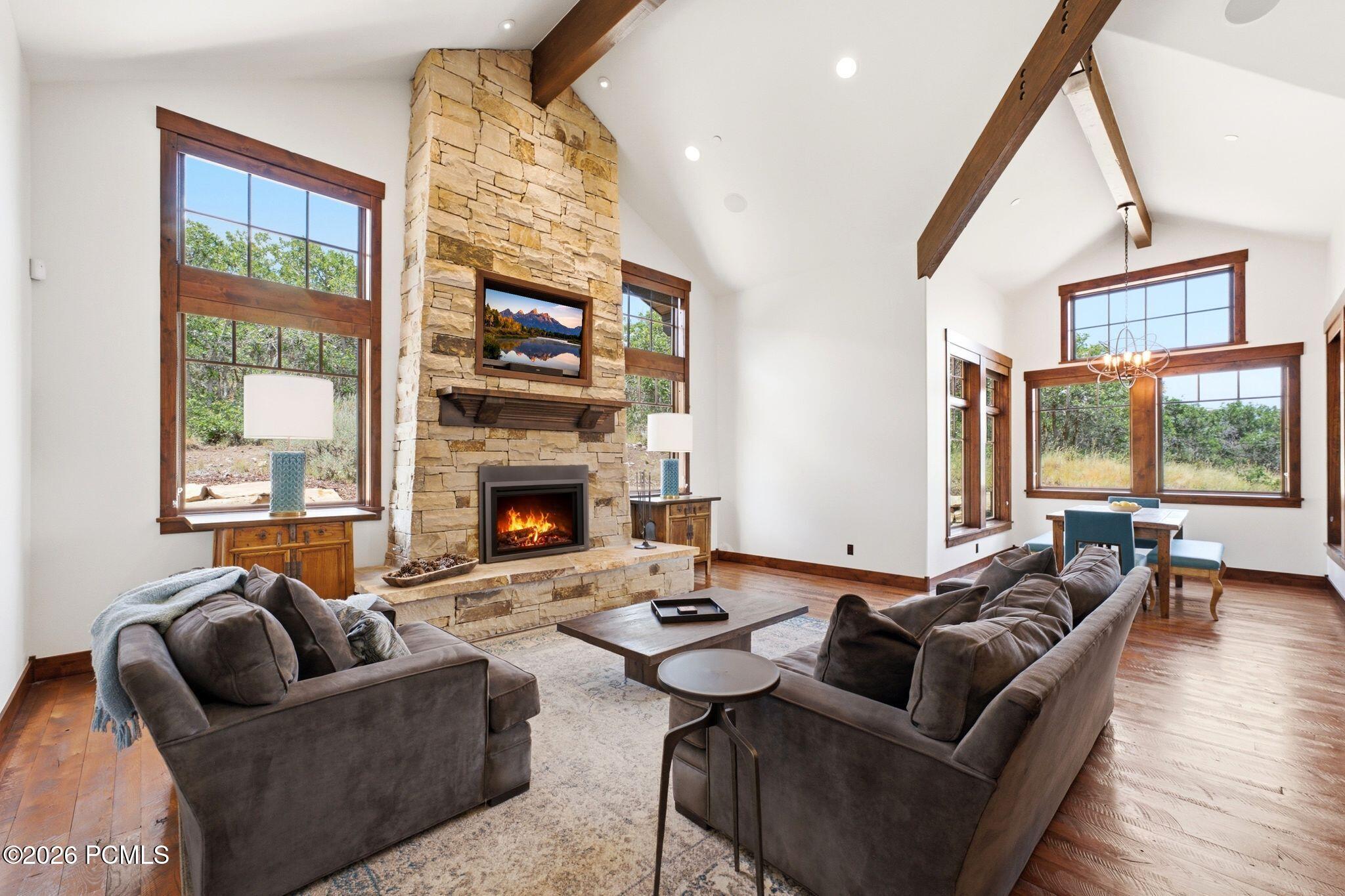 8235 N Sunrise Loop
