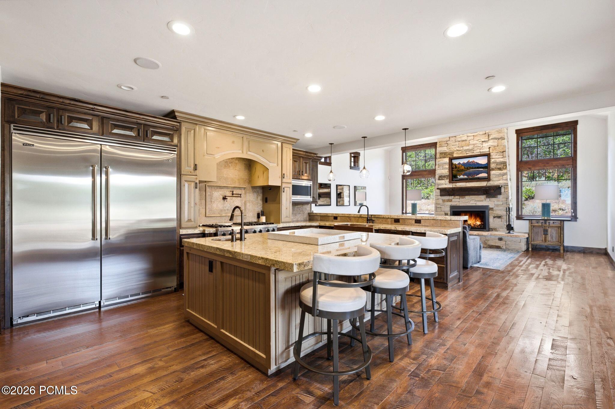 8235 N Sunrise Loop