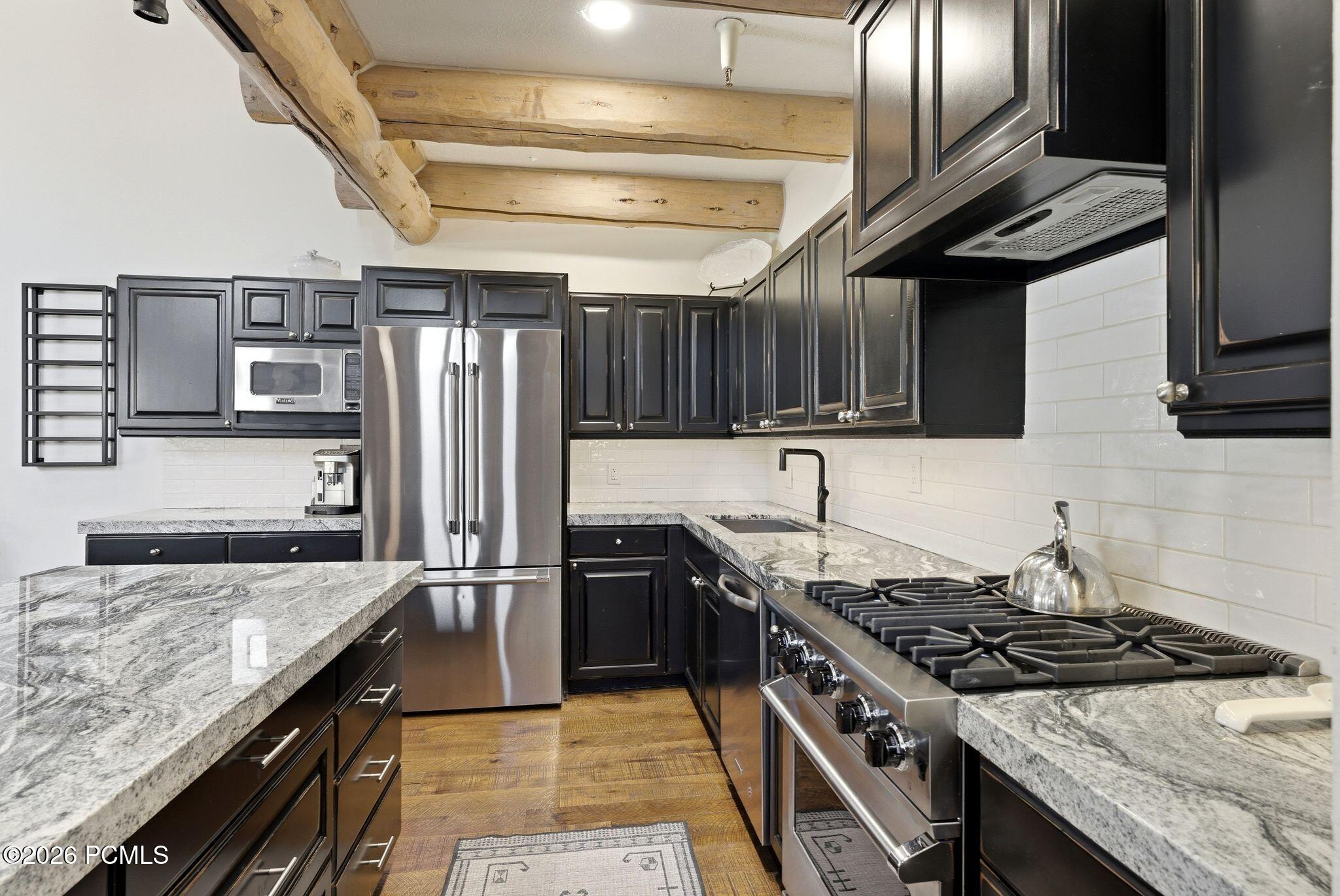 2100 Deer Valley Drive 5