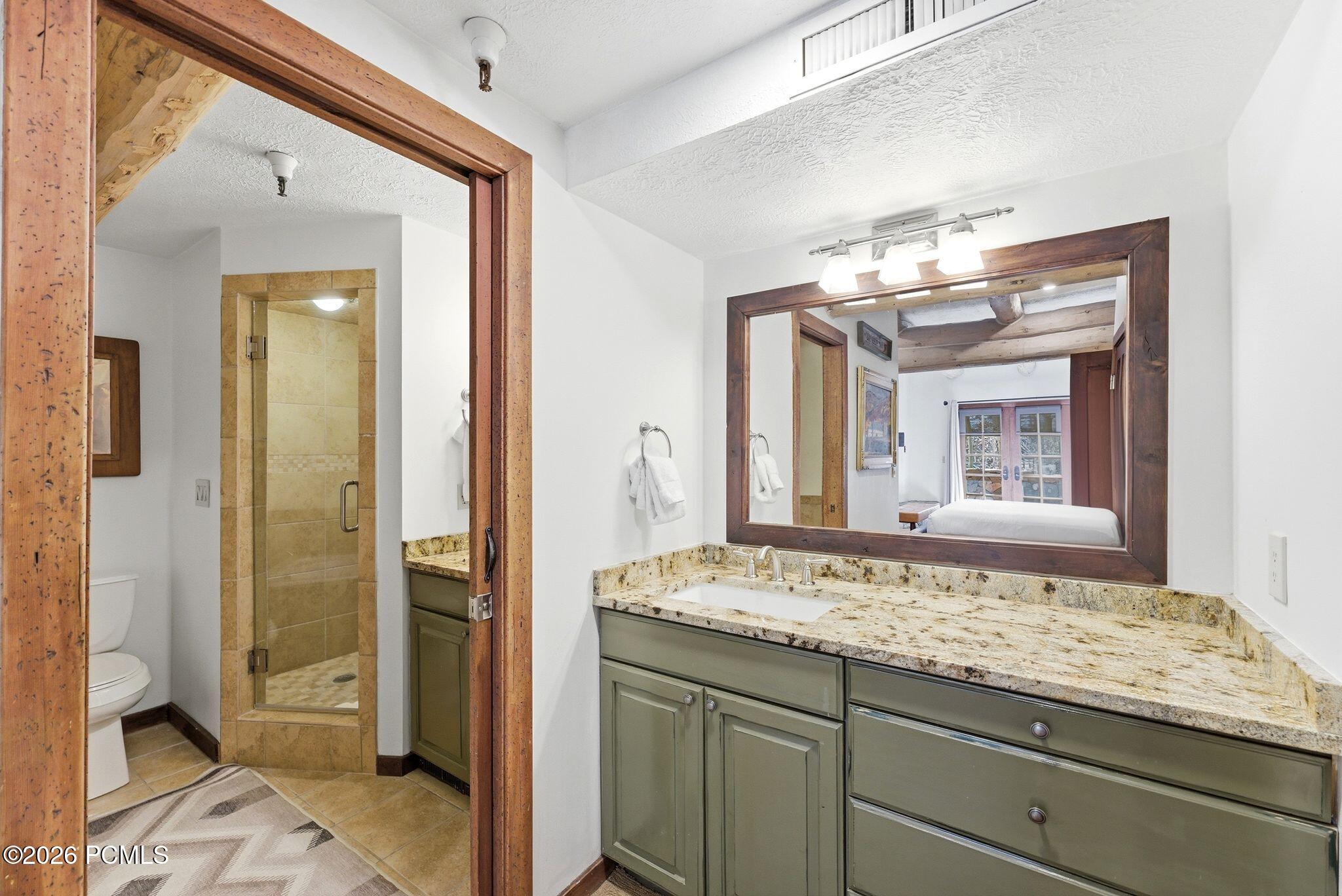 2100 Deer Valley Drive 5