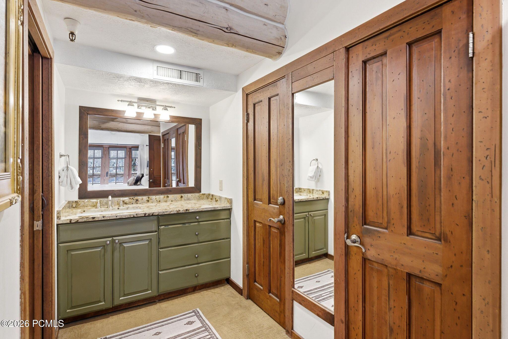 2100 Deer Valley Drive 5