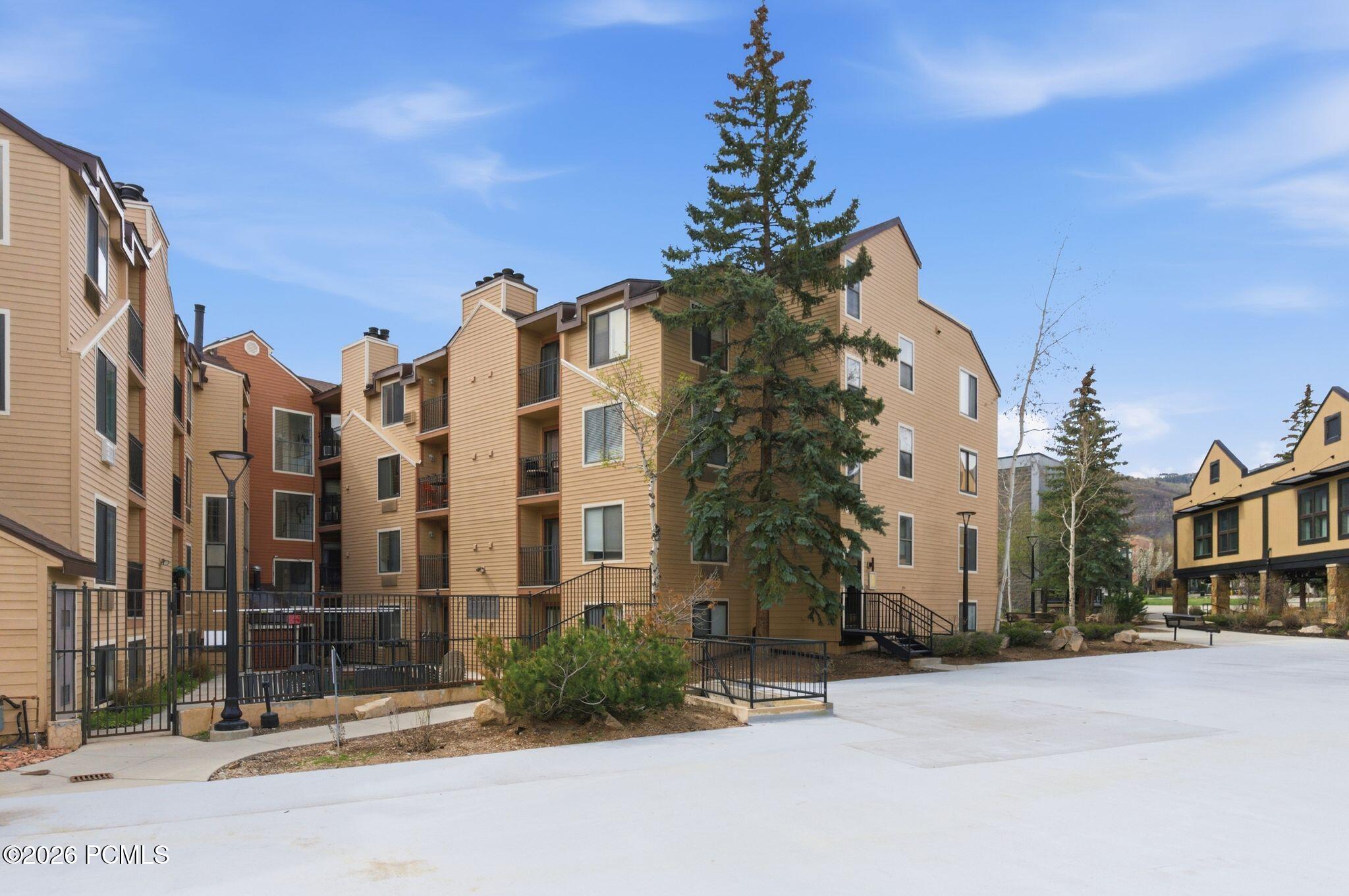 1940 Prospector Avenue 305