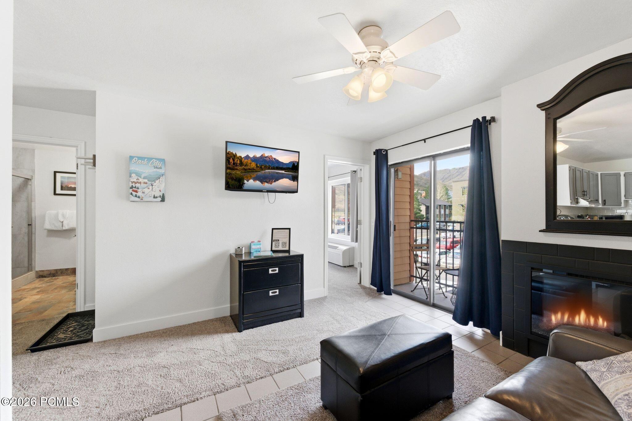 1940 Prospector Avenue 305