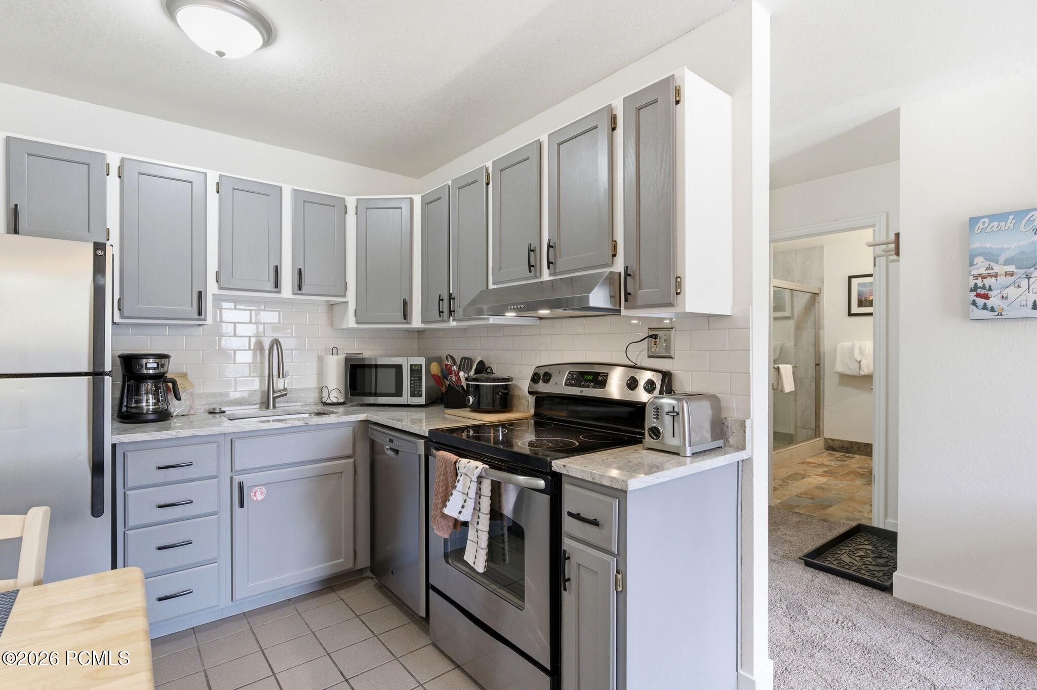 1940 Prospector Avenue 305