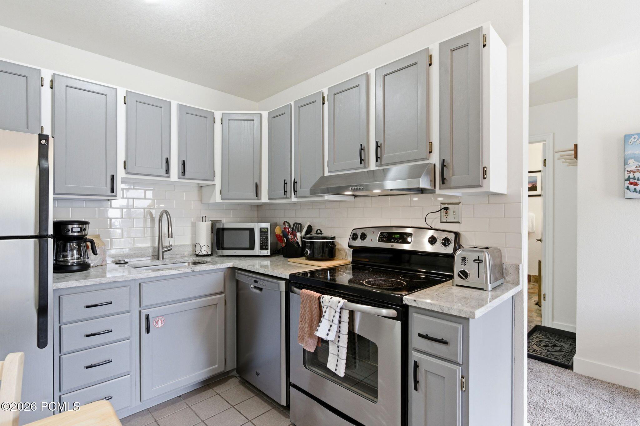 1940 Prospector Avenue 305