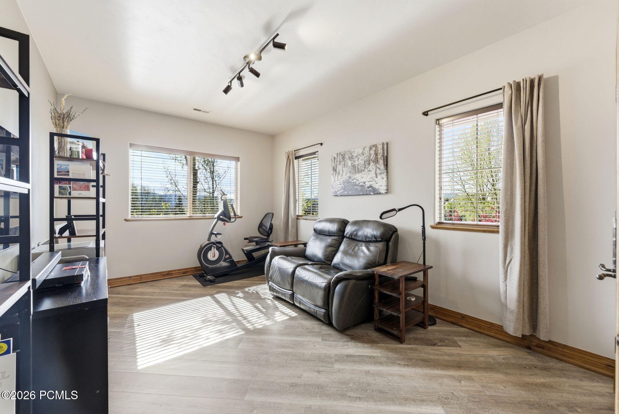 1096 Turnberry Court